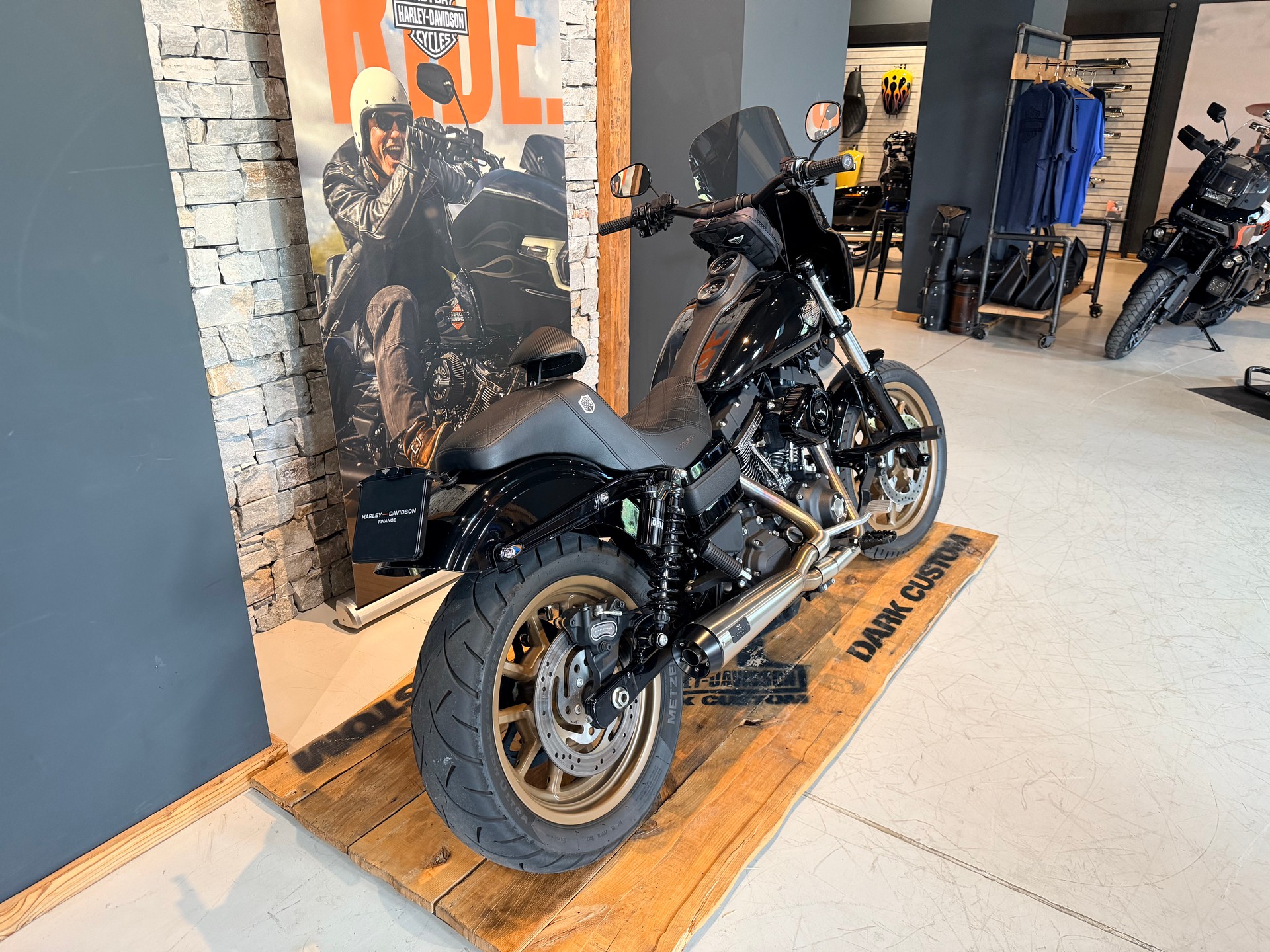 HARLEY-DAVIDSON FXDLS Dyna Low Rider S-showroom-element-1