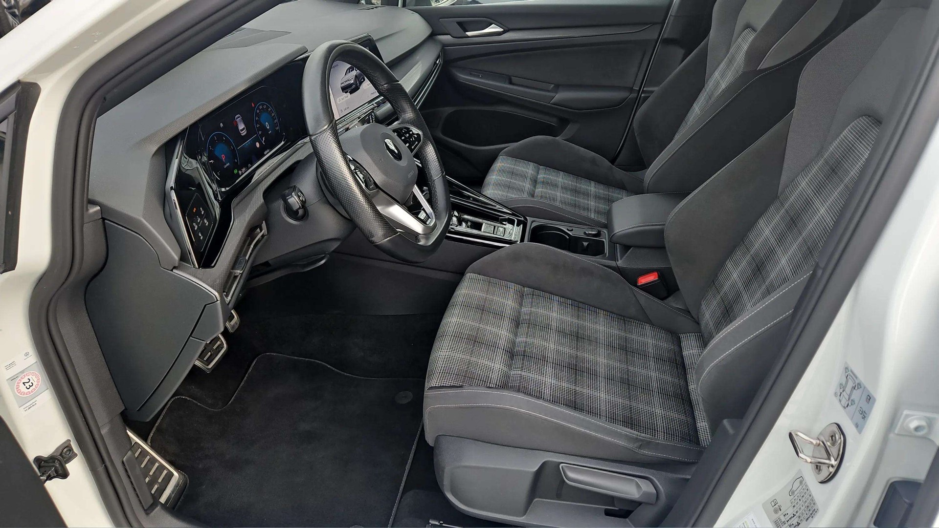 VW Golf 2.0 TDI GTD DSG mit 19" Alu & Rückfahrkamera-image-10