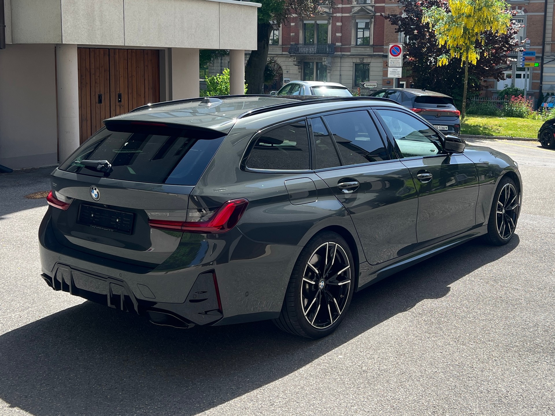 BMW M340i xDrive, Neuwagen Anschlussgarantie bis 01.28, Standheizung, H&K, Vollaustattung-image-3