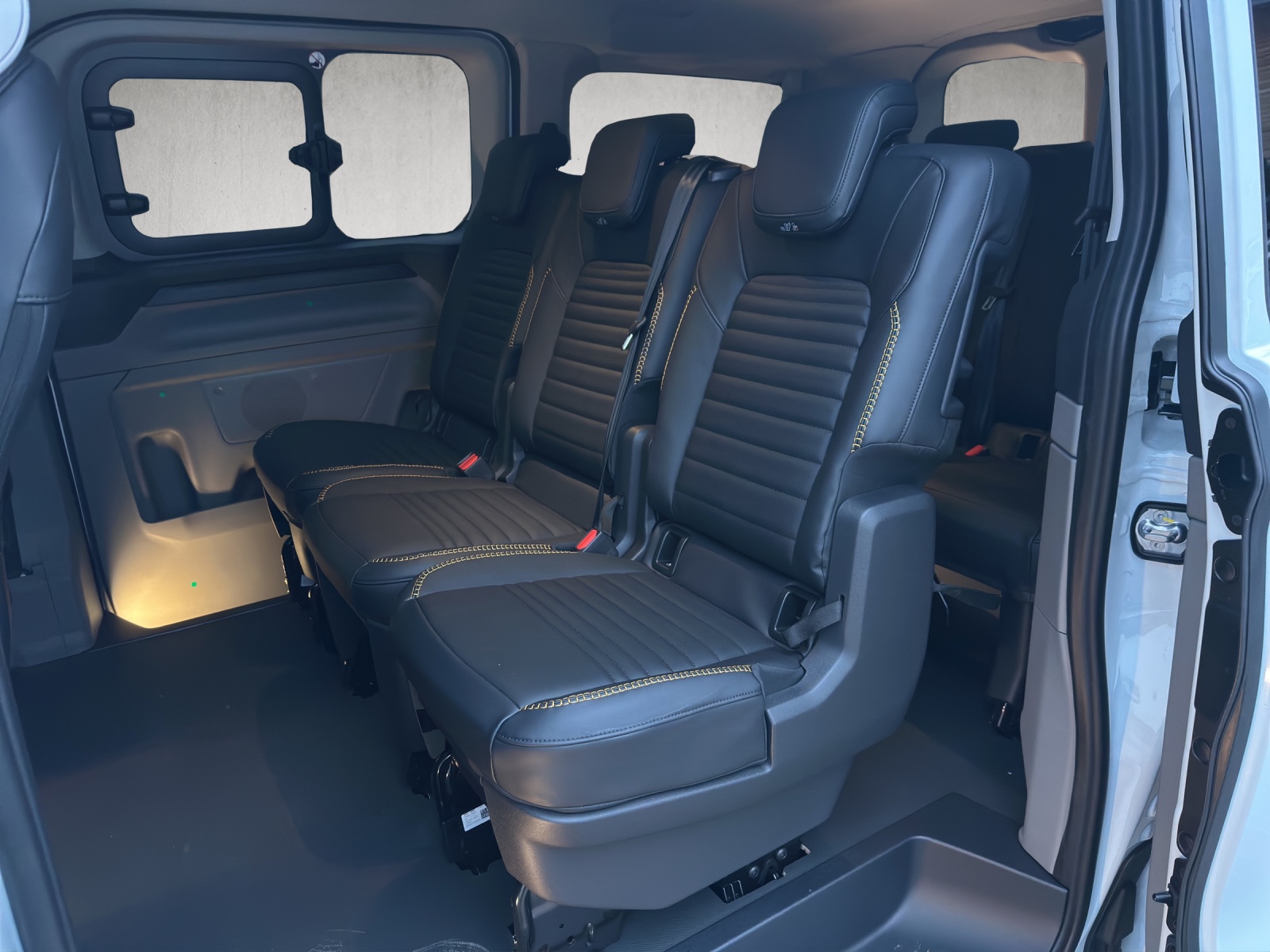 FORD Transit Custom Combi 320 L1H1 Trail Automat 4x4-image-7