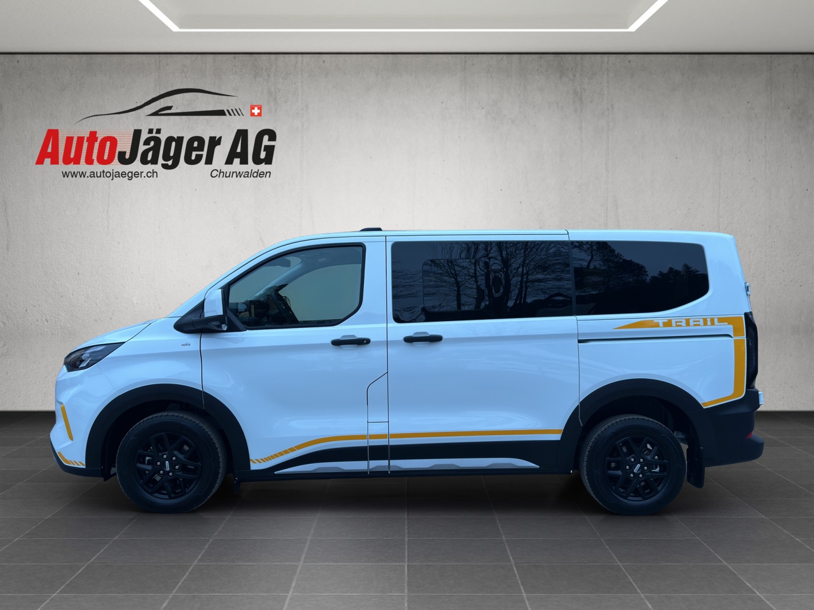 FORD Transit Custom Combi 320 L1H1 Trail Automat 4x4-image-2