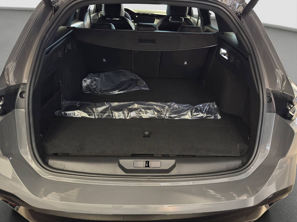 PEUGEOT 308 SW 1.6 PHEV 195 GT-image-6