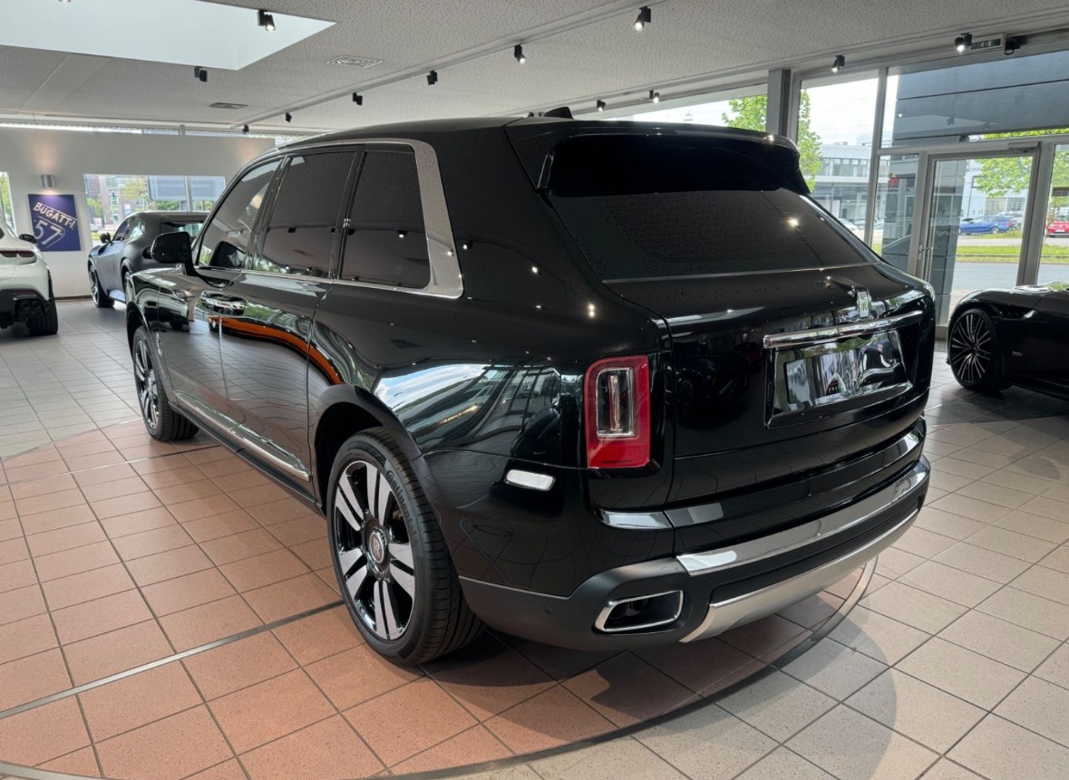 ROLLS-ROYCE CULLINAN-image-1