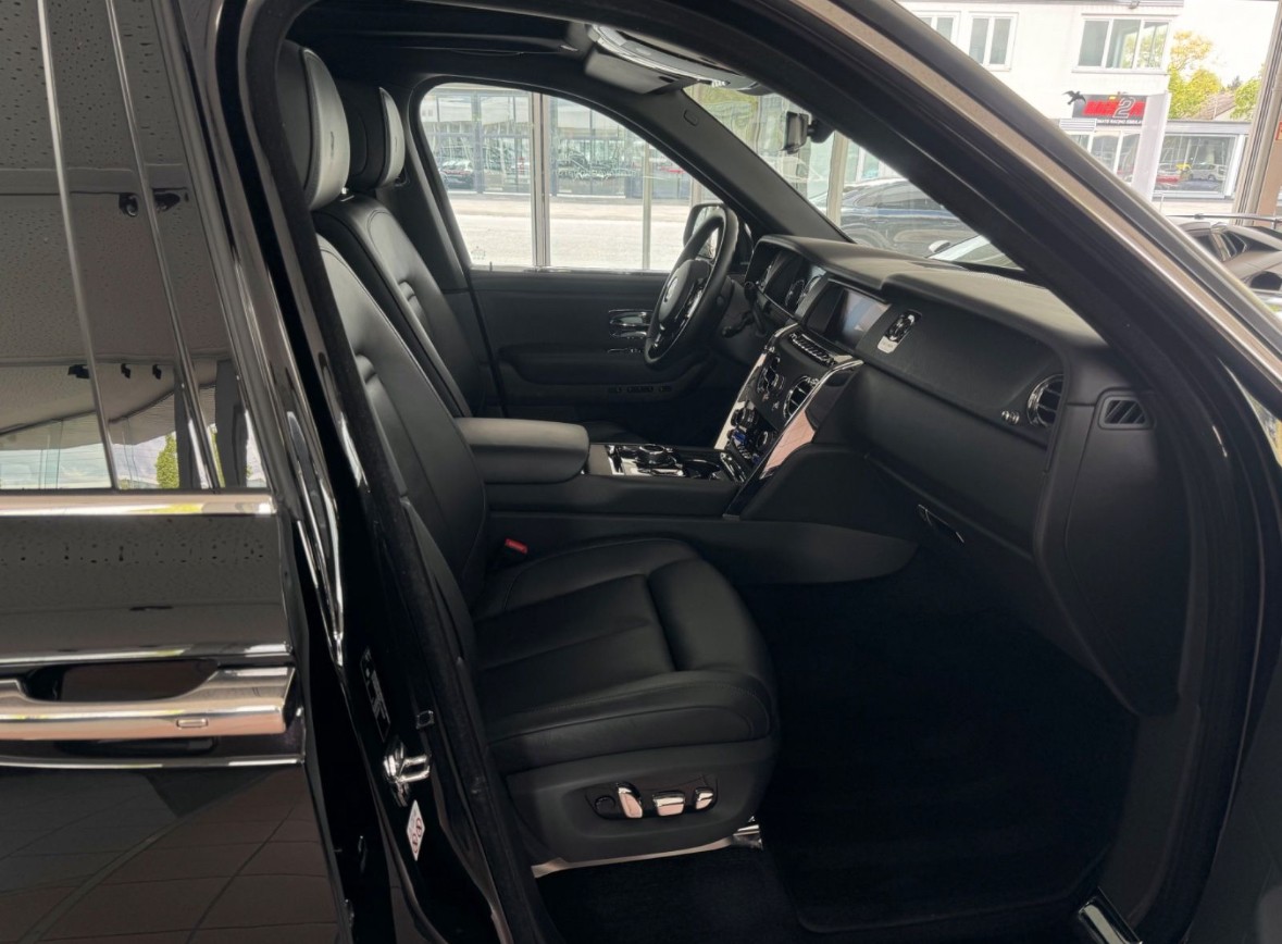ROLLS-ROYCE CULLINAN-image-4