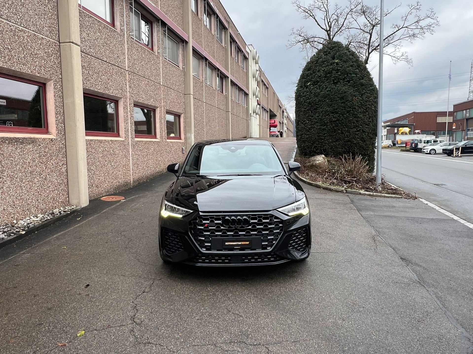 AUDI RS Q3 Sportback quattro S tronic-showroom-element-1