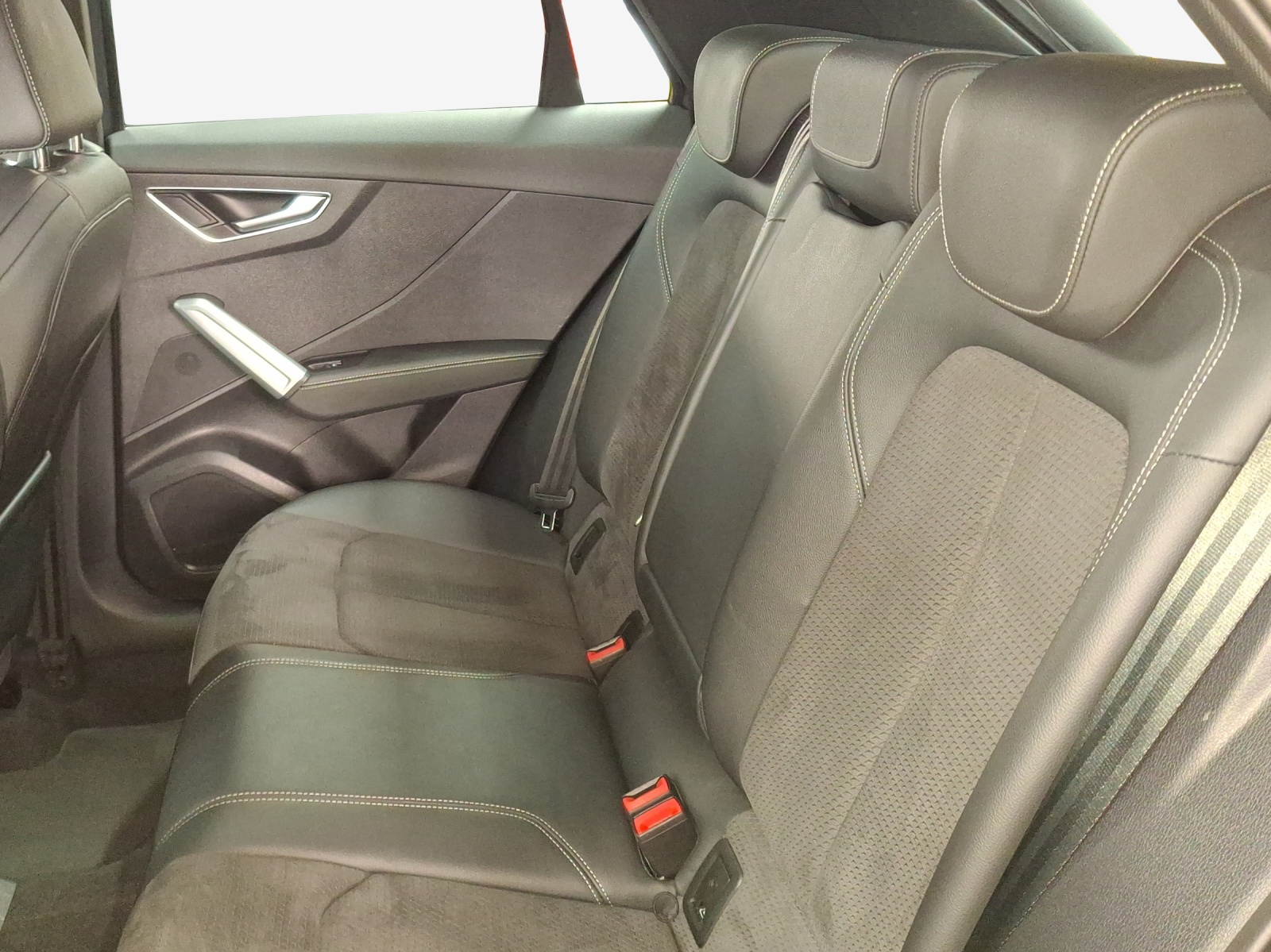 AUDI Q2 40 TFSI S line quattro S-tronic-image-11