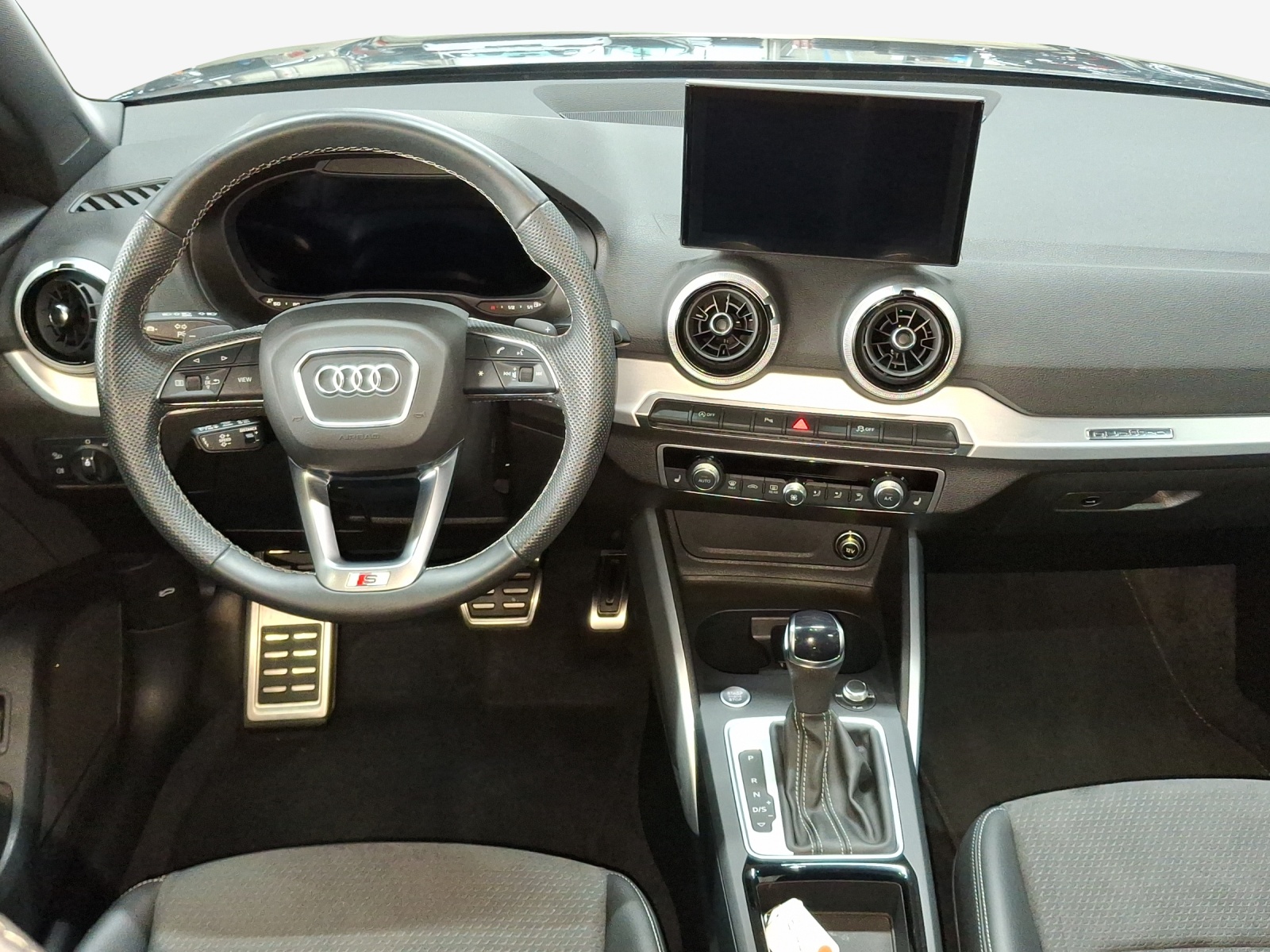 AUDI Q2 40 TFSI S line quattro S-tronic-image-8