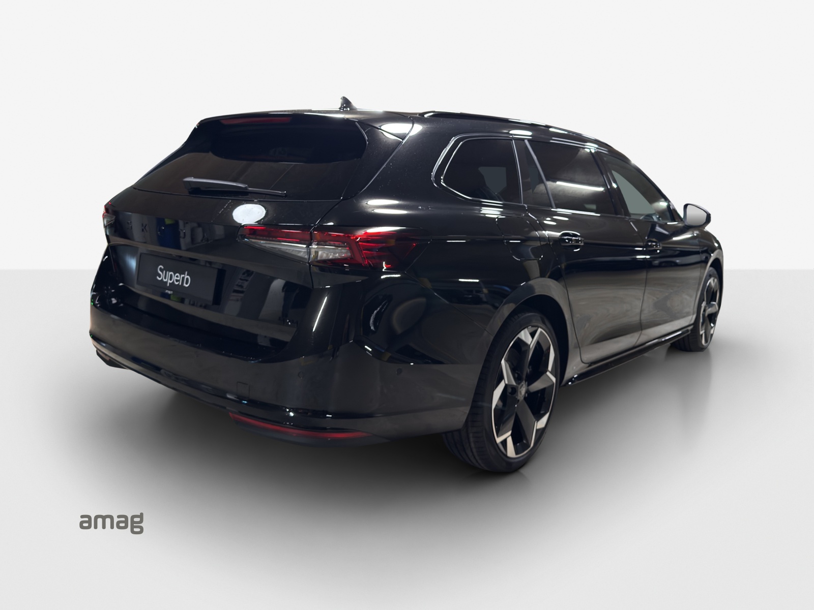 SKODA Superb Combi 2.0 TSI Sportline 4x4 DSG-image-4