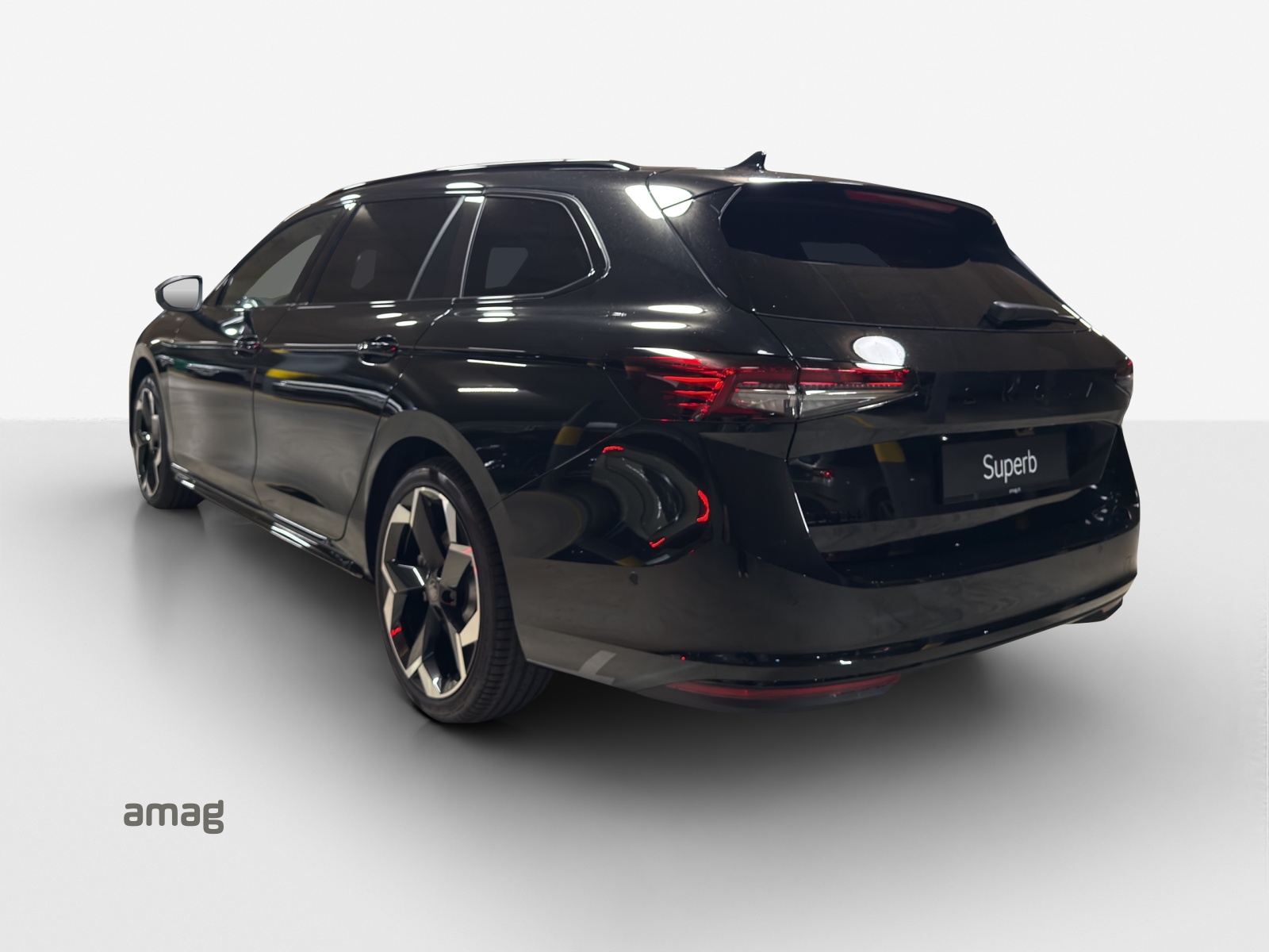 SKODA Superb Combi 2.0 TSI Sportline 4x4 DSG-image-2