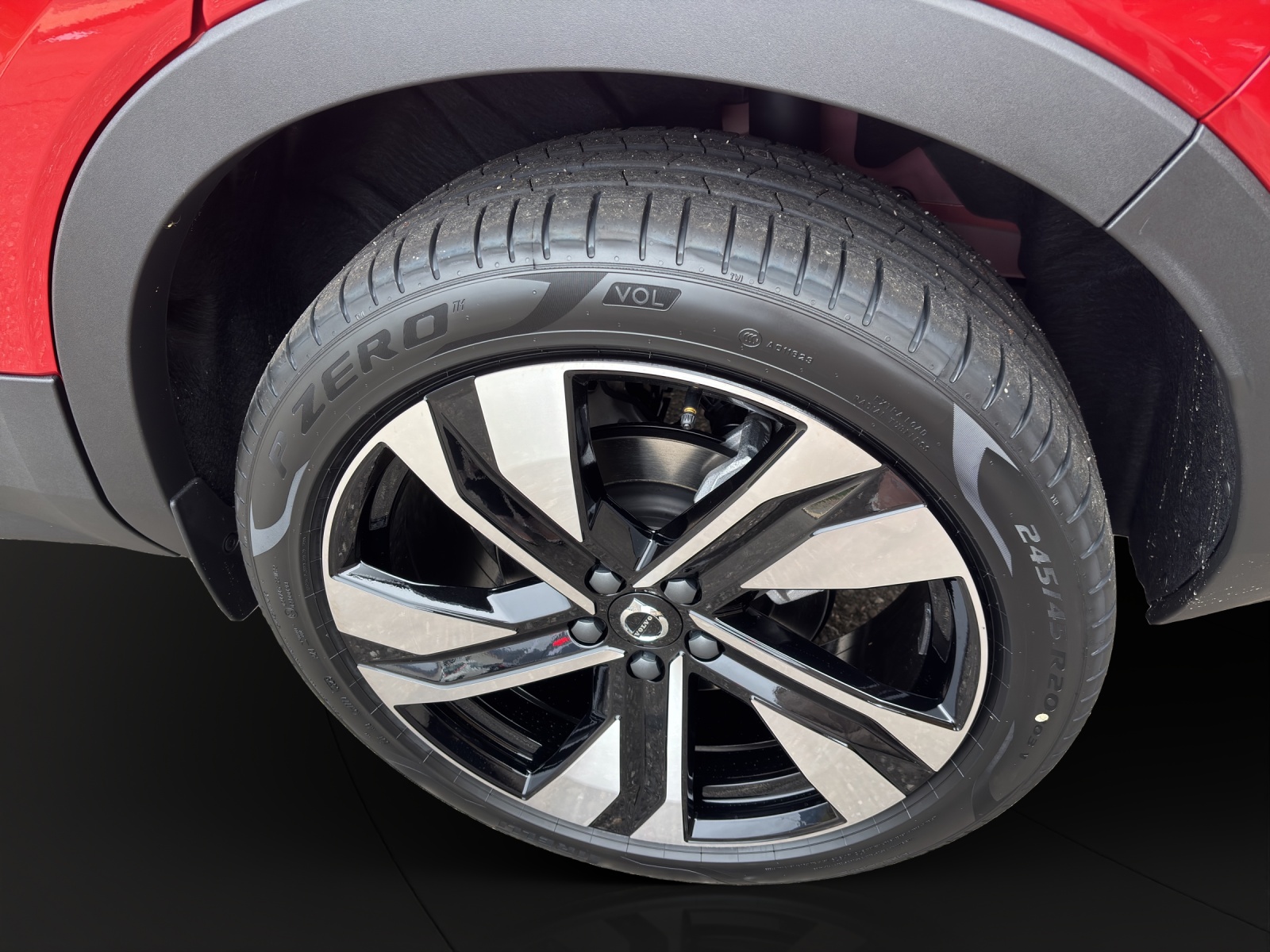 VOLVO XC40 2.0 B4 MH Ultra Dark-image-9