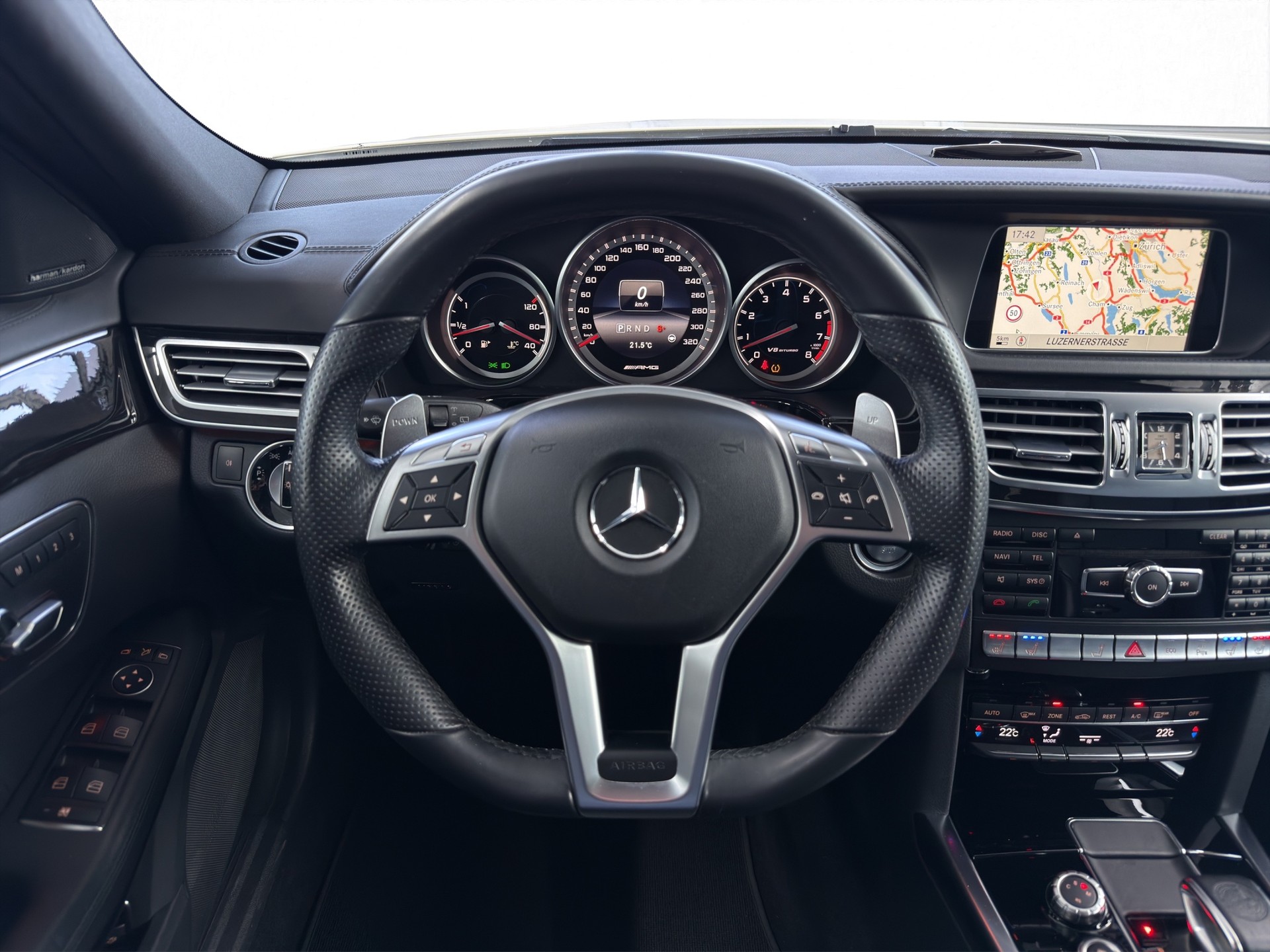 MERCEDES-BENZ E 63 AMG 4Matic Speedshift-image-10