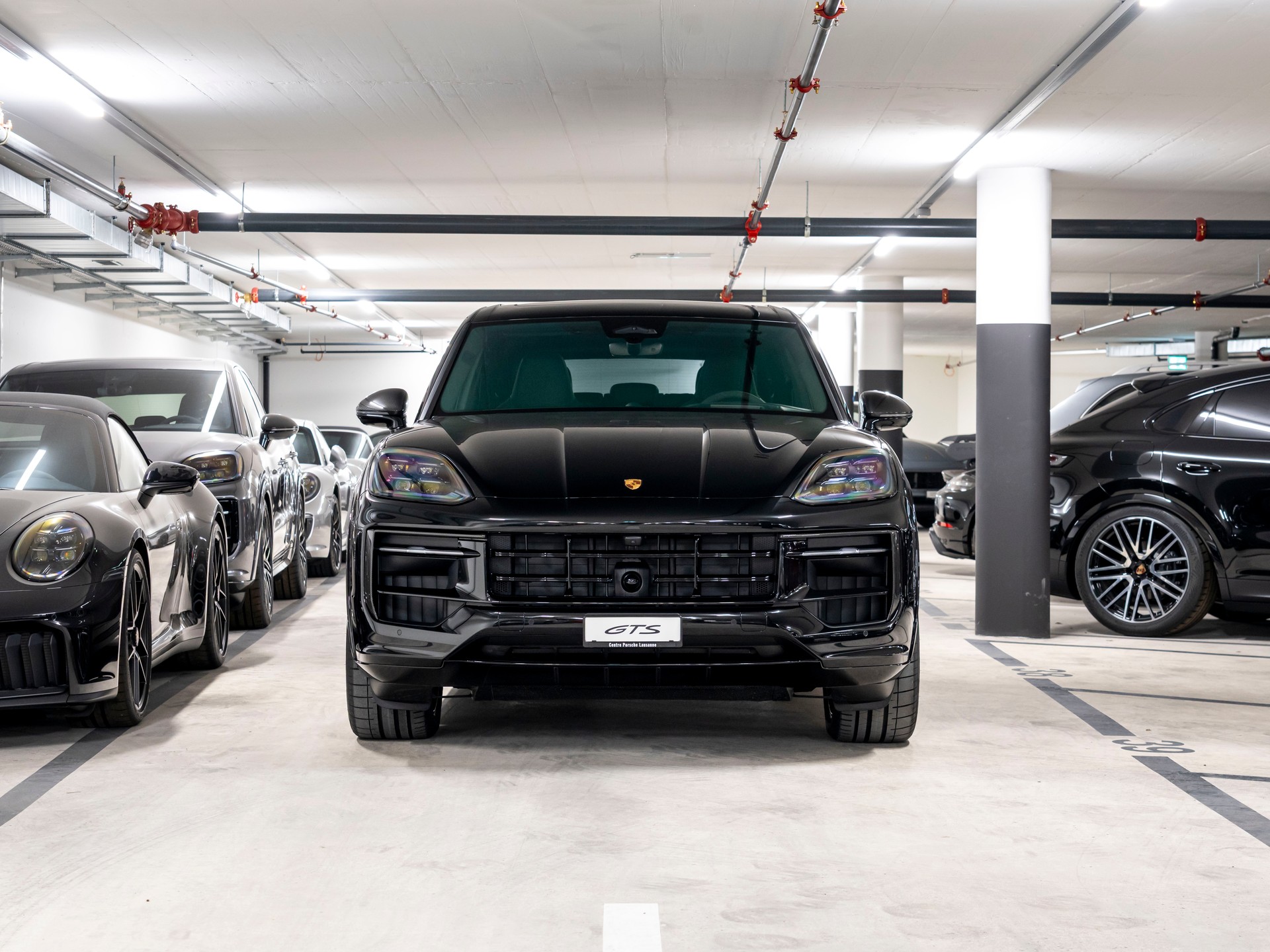 PORSCHE Cayenne GTS Tiptronic-showroom-element-3