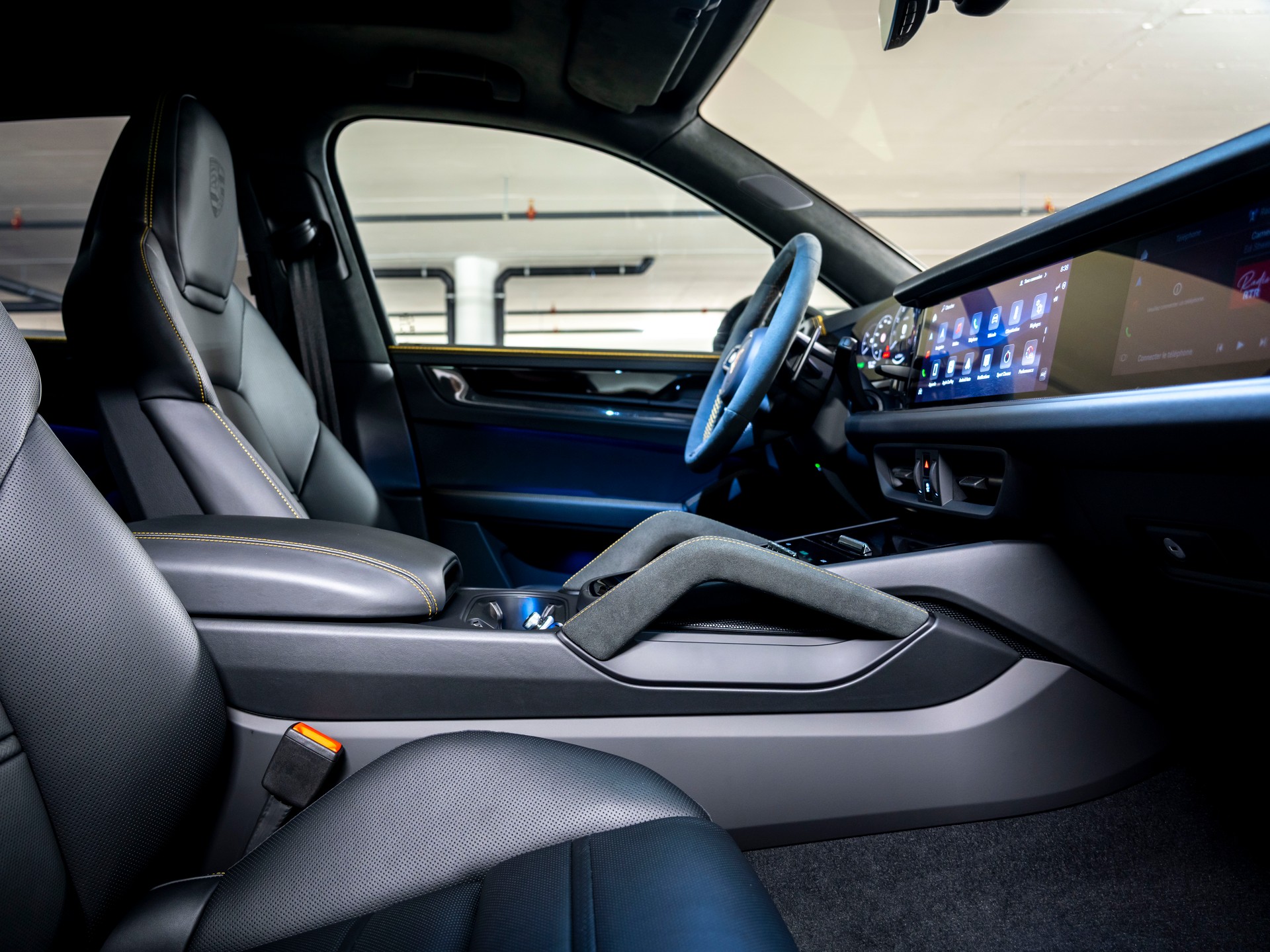 PORSCHE Cayenne GTS Tiptronic-image-19