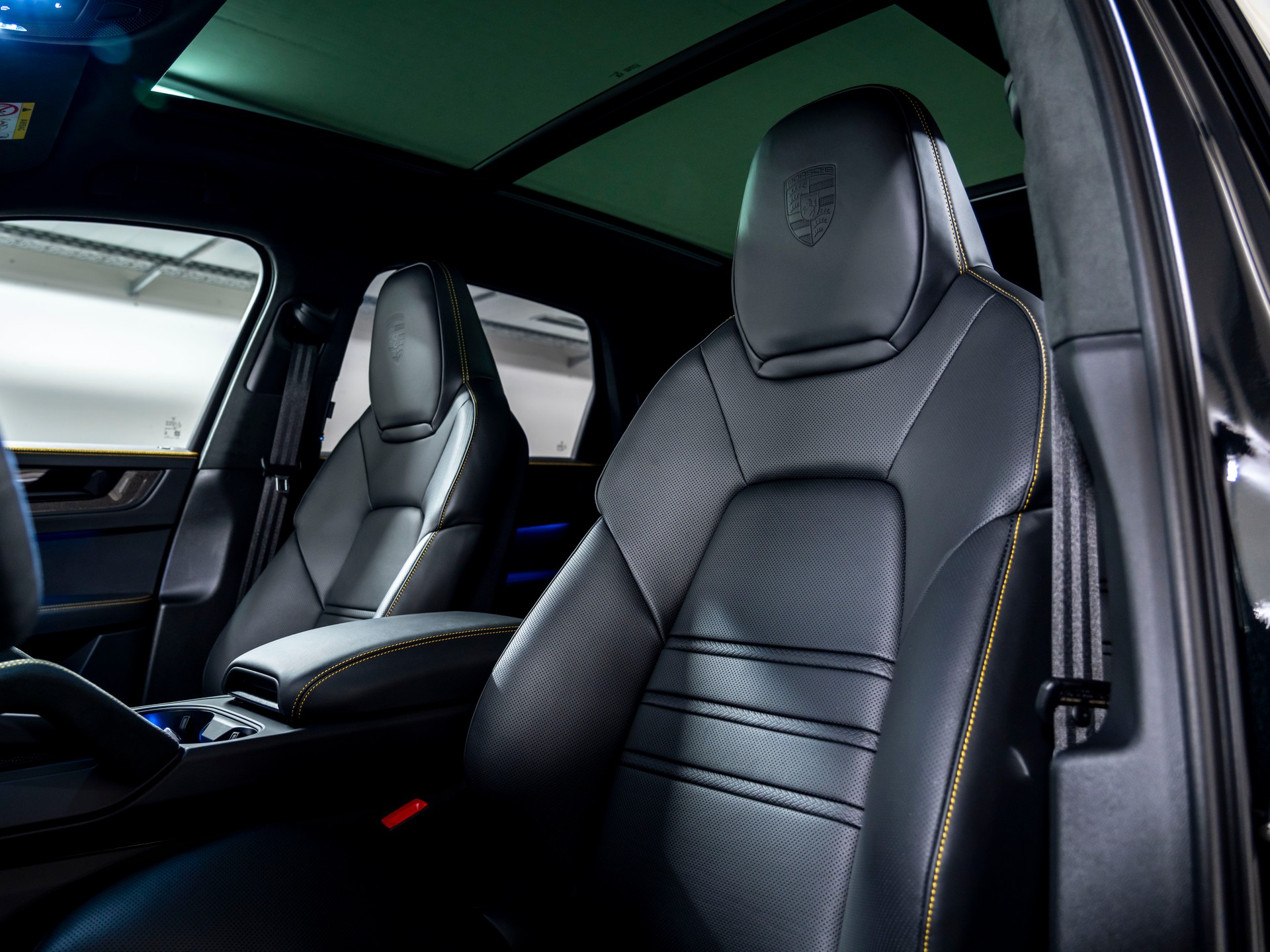 PORSCHE Cayenne GTS Tiptronic-image-12