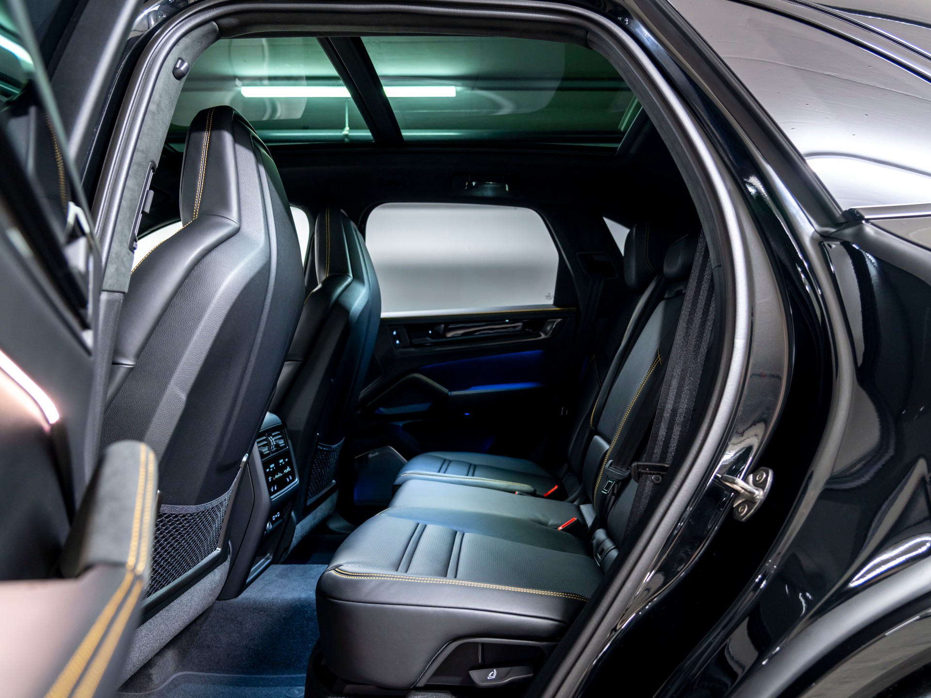 PORSCHE Cayenne GTS Tiptronic-image-16