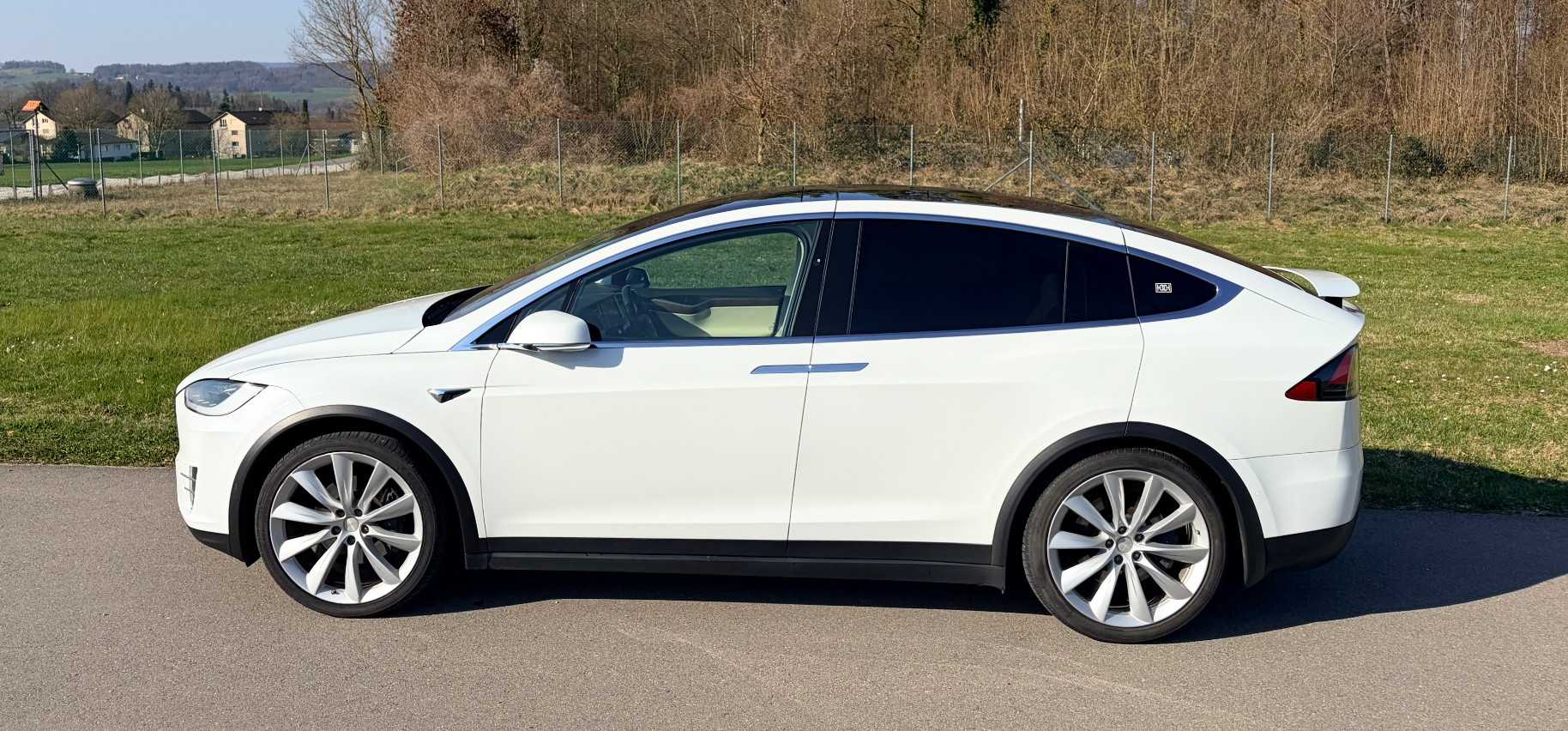 TESLA Model X 75 D-image-1