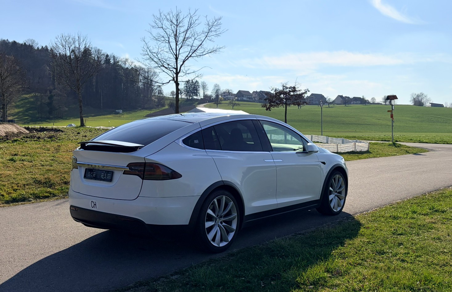 TESLA Model X 75 D-image-3