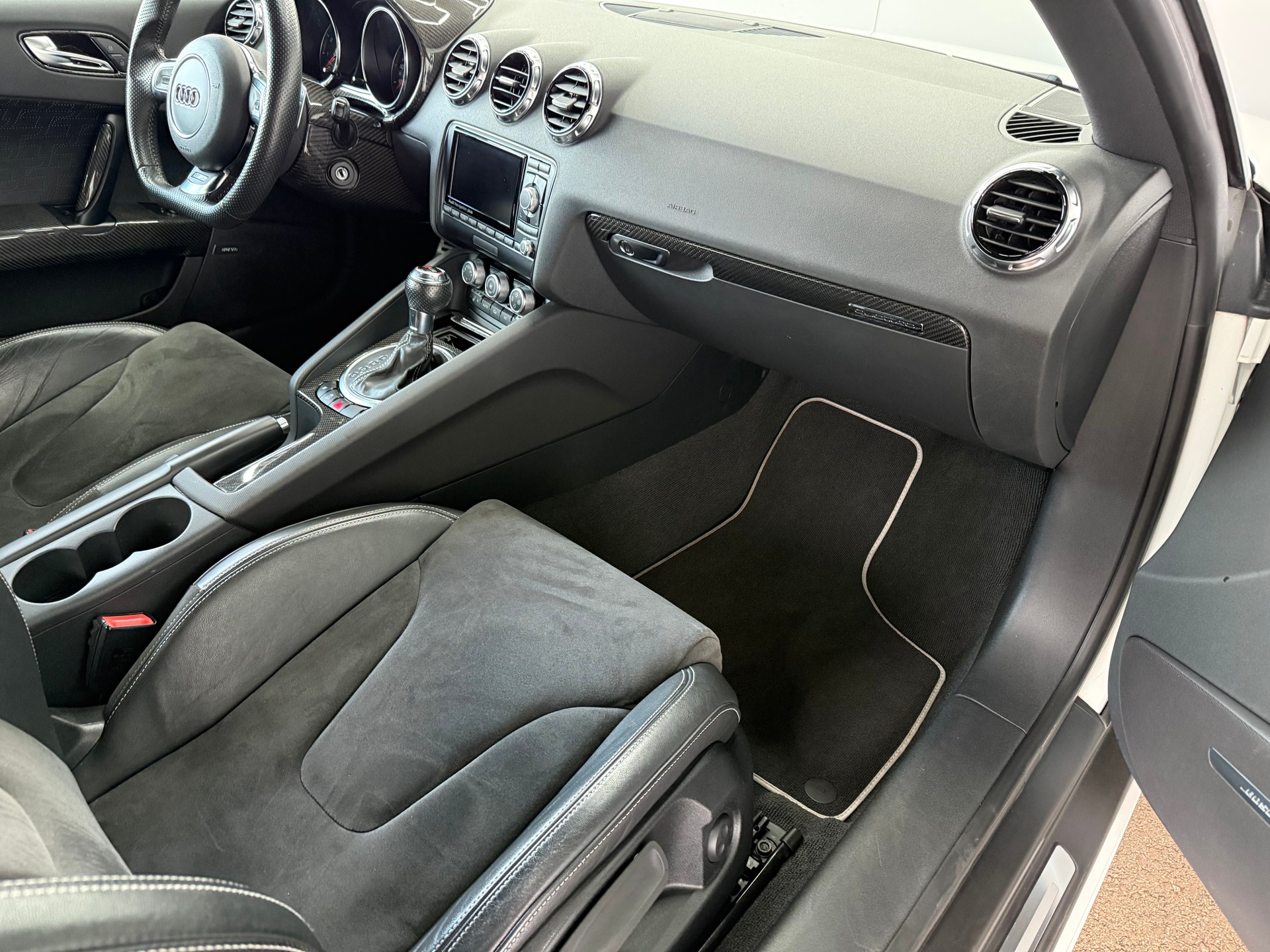 AUDI TT RS Coupé 2.5 TFSI quattro S-tronic-image-12