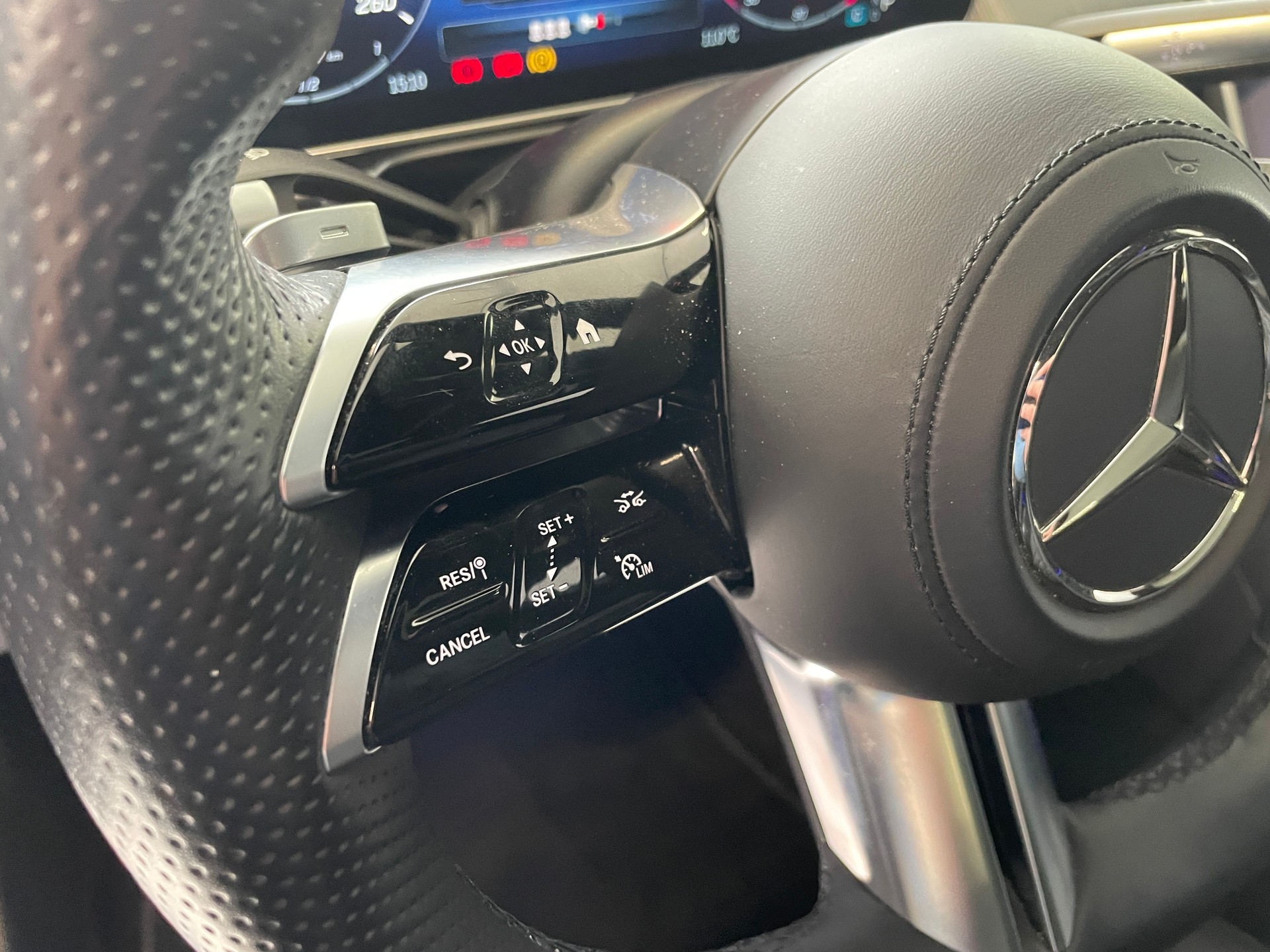 MERCEDES-BENZ S 400 d 4Matic AMG Line 9G-Tronic-image-18