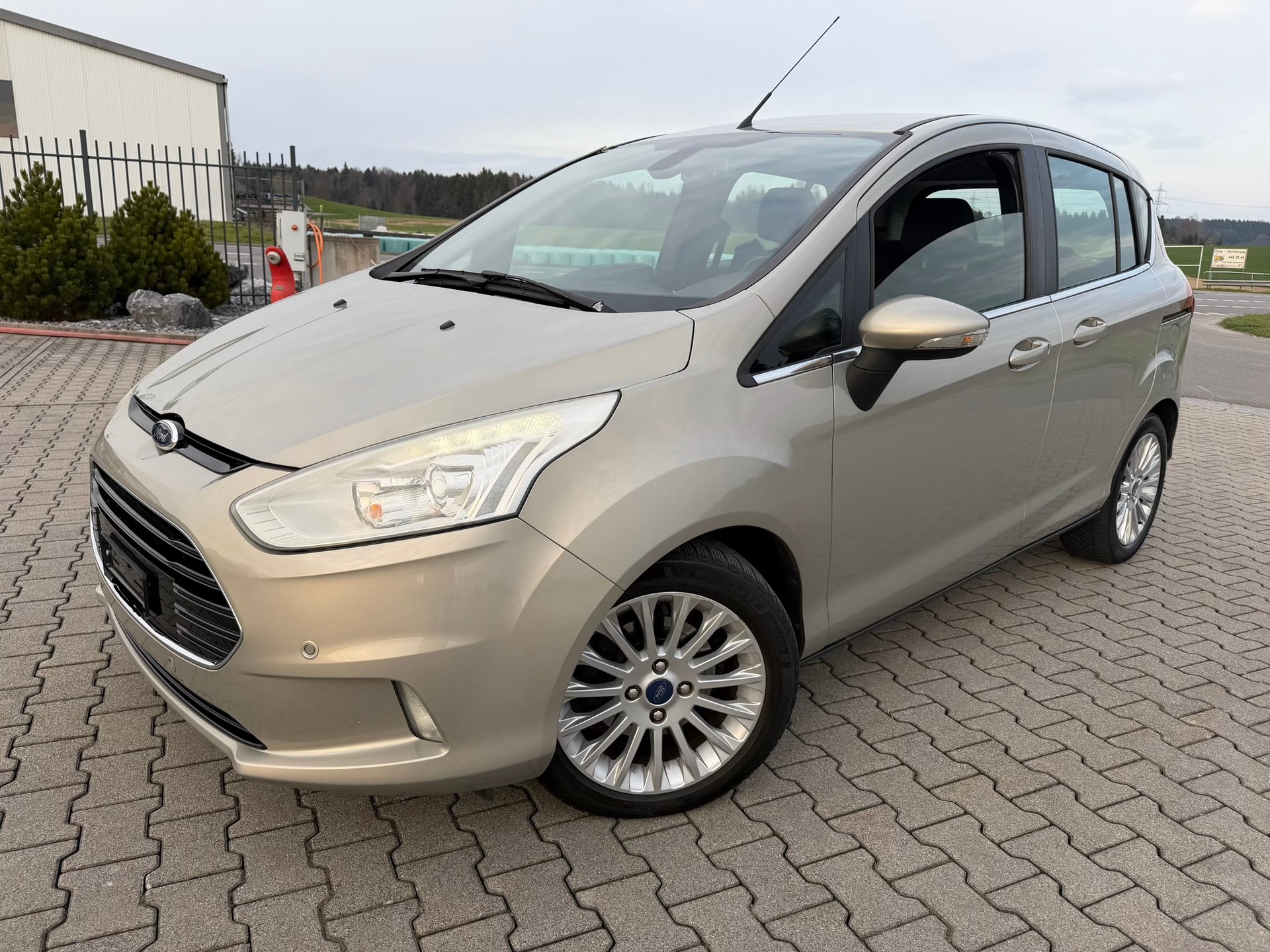 FORD B-Max 1.6 Ti-VCT Trend PowerShift-image-0
