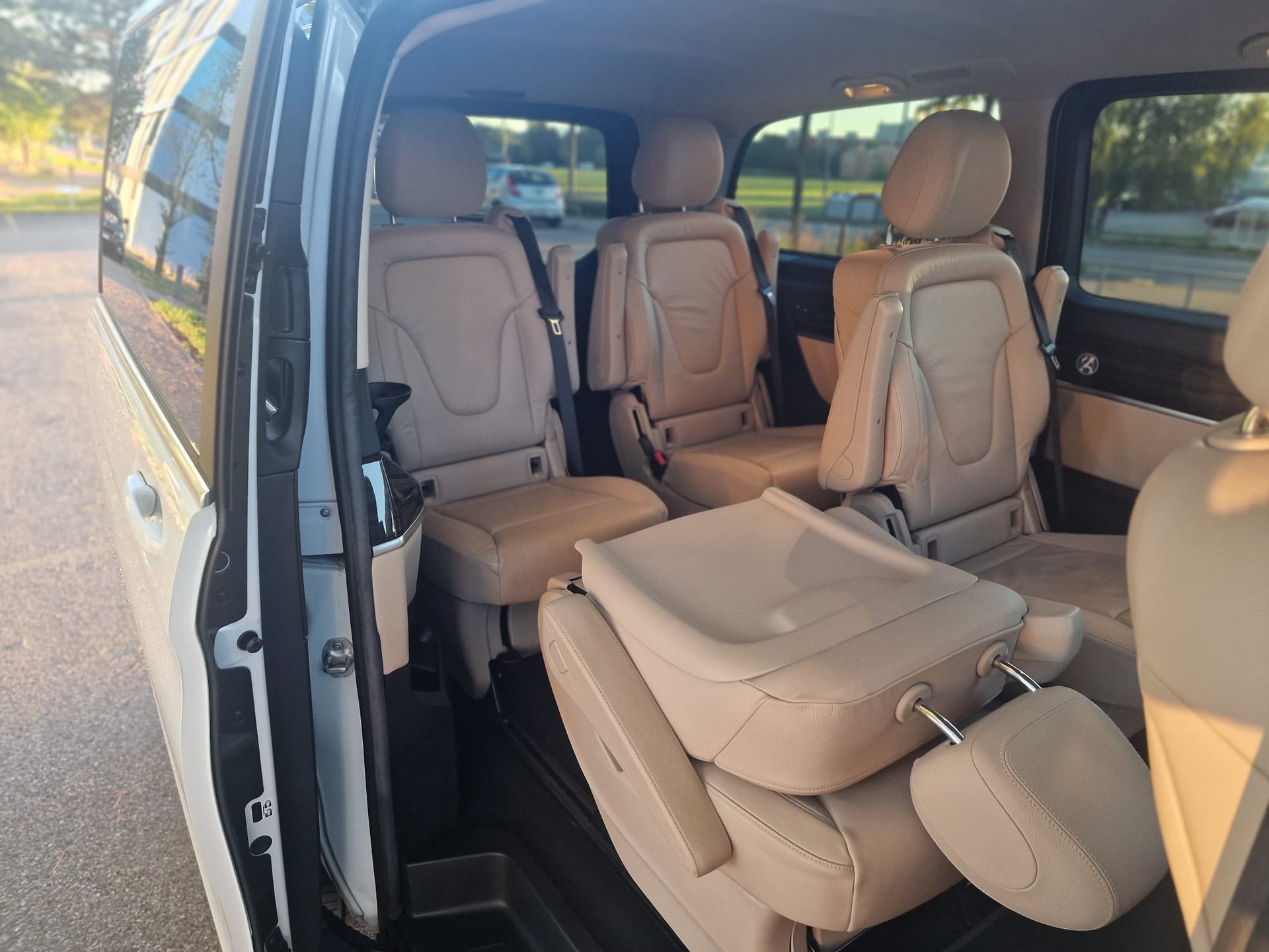 MERCEDES-BENZ V 220 d lang 4Matic 9G-Tronic-image-5
