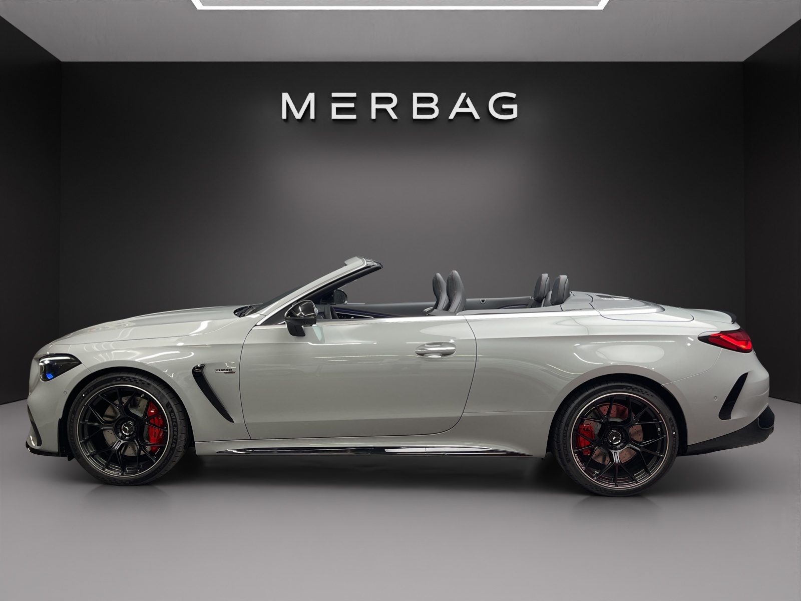 MERCEDES-BENZ CLE AMG 53 Cabrio 4Matic+-image-2