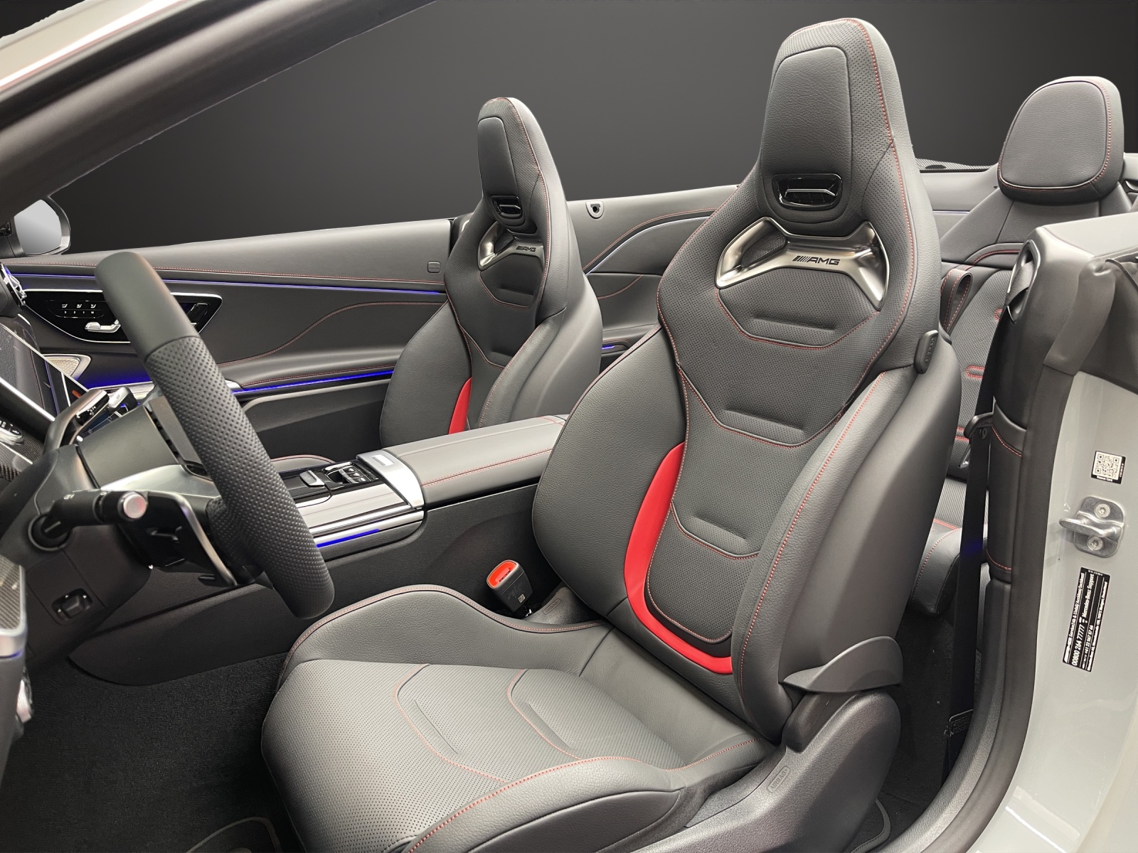 MERCEDES-BENZ CLE AMG 53 Cabrio 4Matic+-image-12