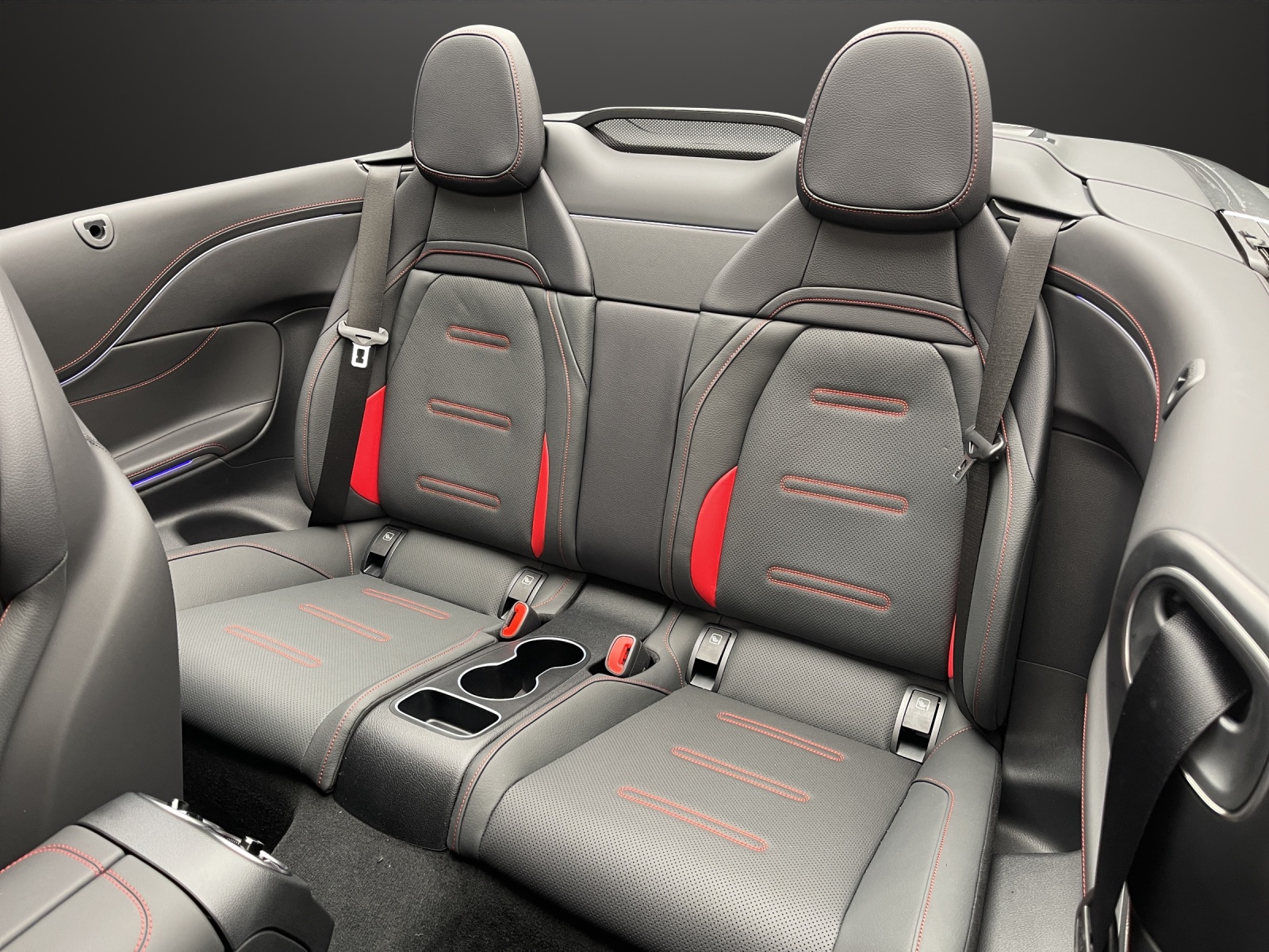 MERCEDES-BENZ CLE AMG 53 Cabrio 4Matic+-image-13