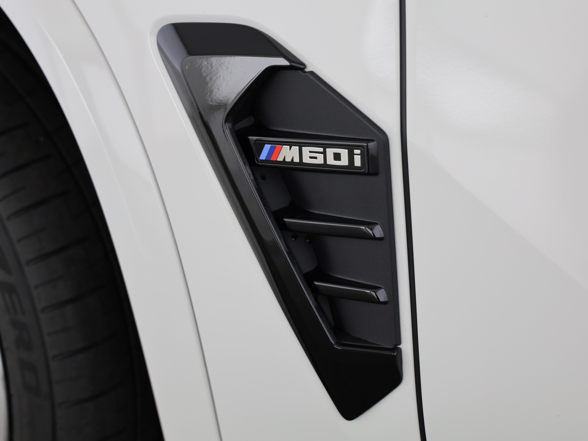 BMW X5 M60i xDrive-image-6