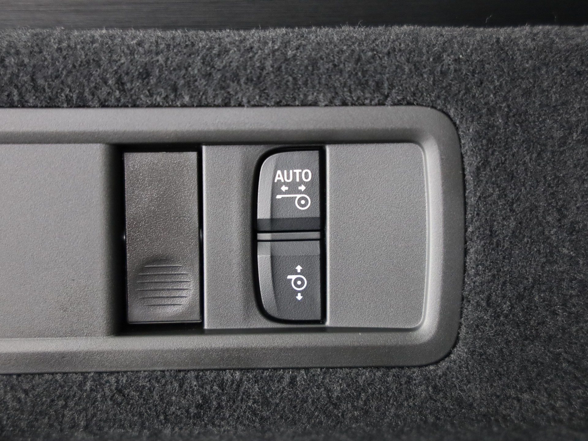BMW X5 M60i xDrive-image-9