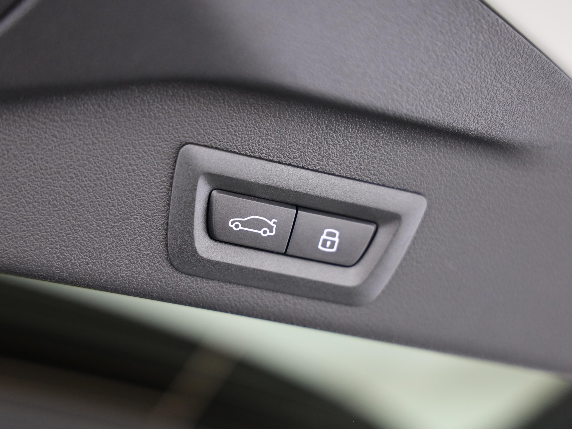 BMW X5 M60i xDrive-image-11