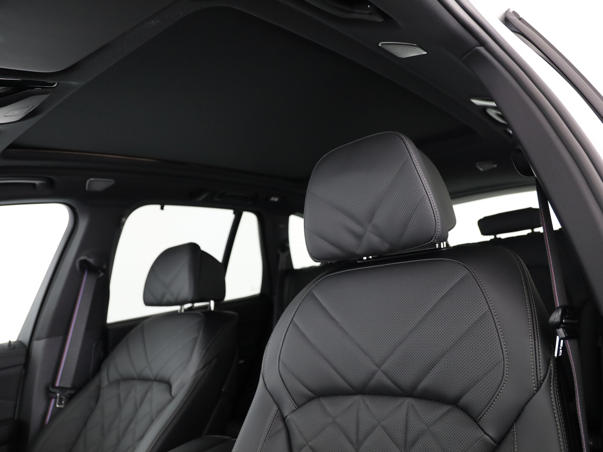 BMW X5 M60i xDrive-image-17