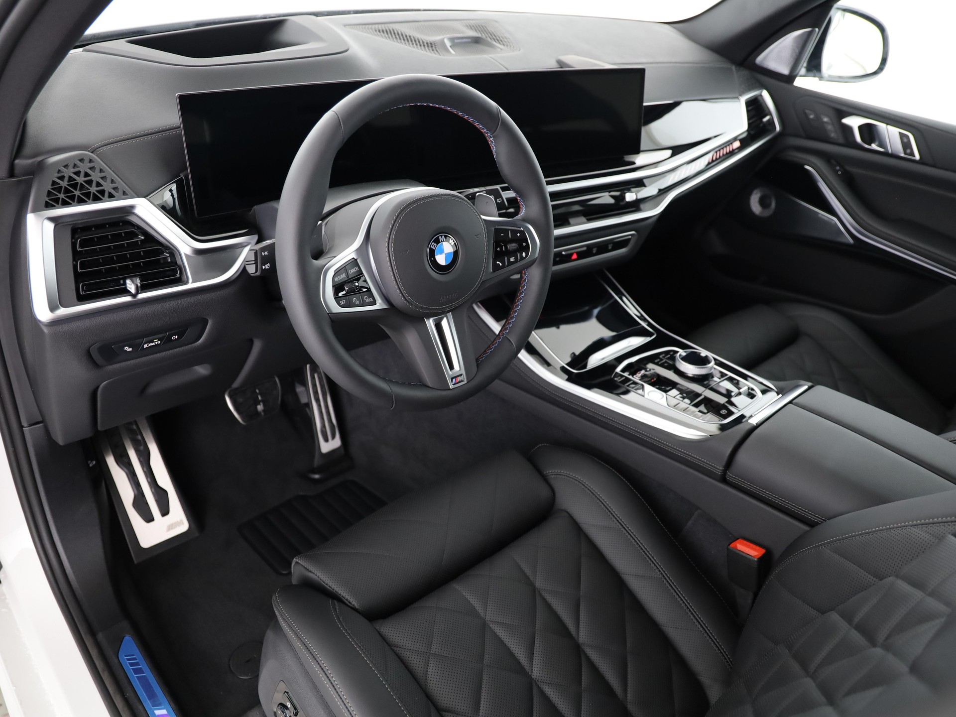 BMW X5 M60i xDrive-image-15