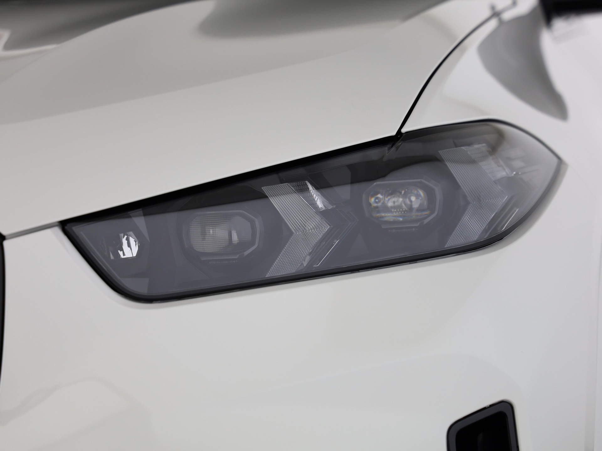 BMW X5 M60i xDrive-image-5