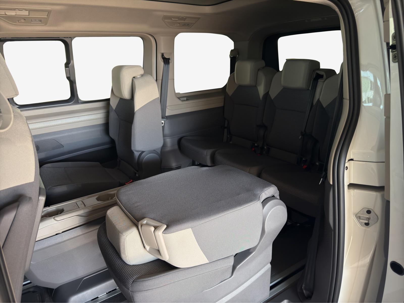 VW Multivan 2.0 TDI Liberty DSG-image-11
