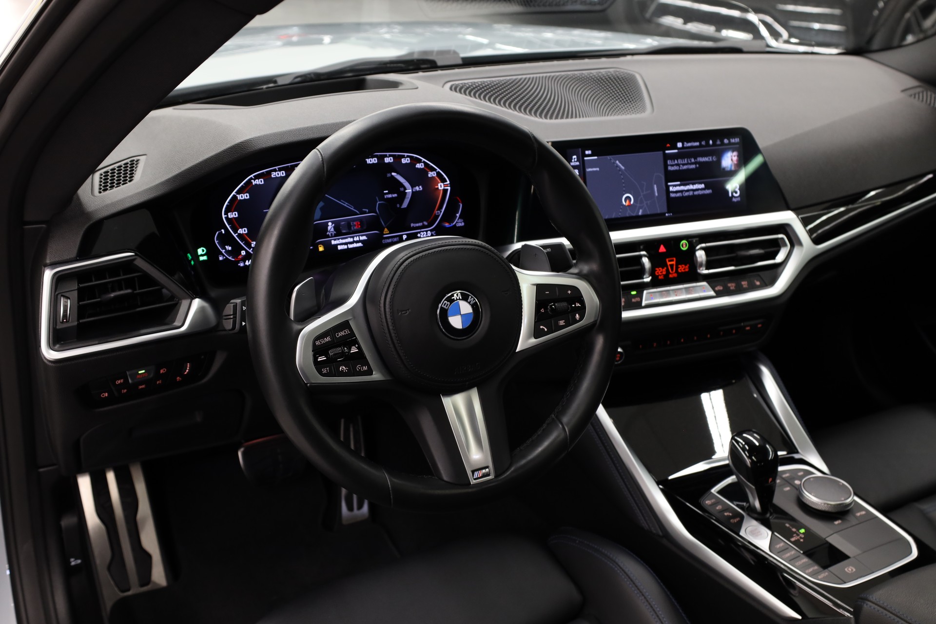 BMW M240i xDrive Coupé-image-16