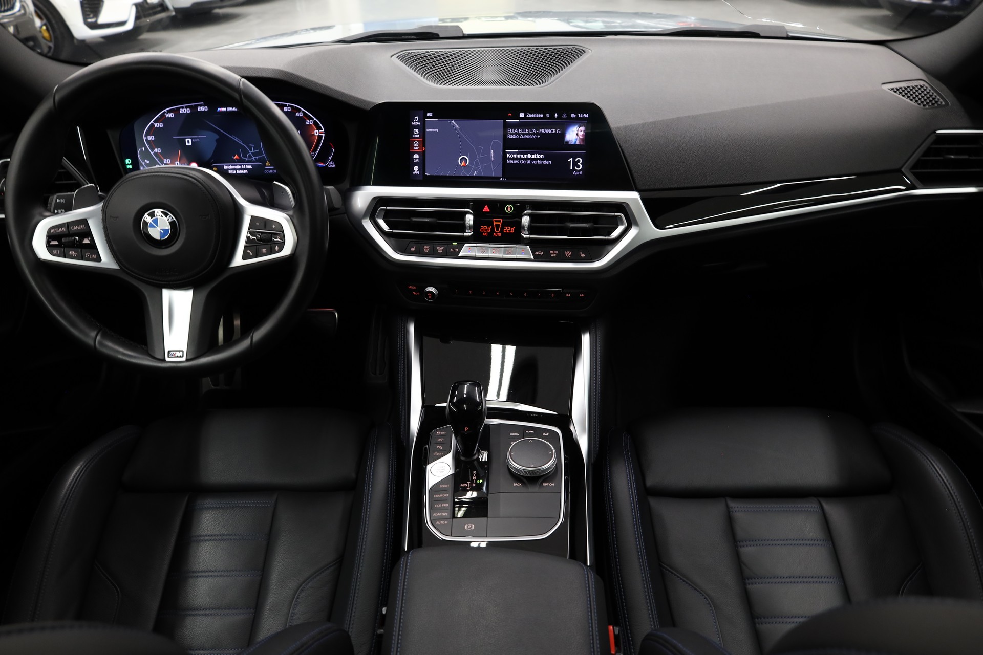 BMW M240i xDrive Coupé-image-13