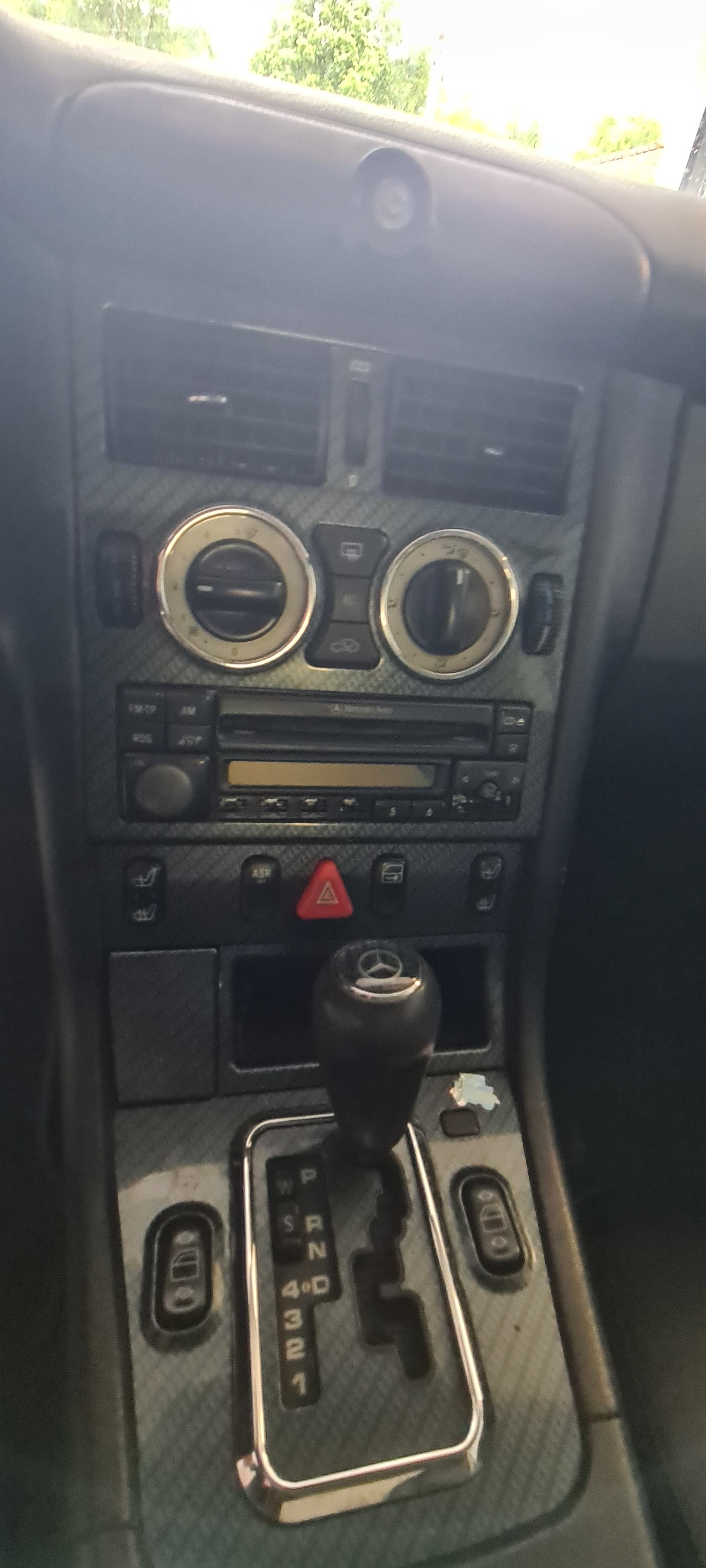 MERCEDES-BENZ SLK 200-image-6