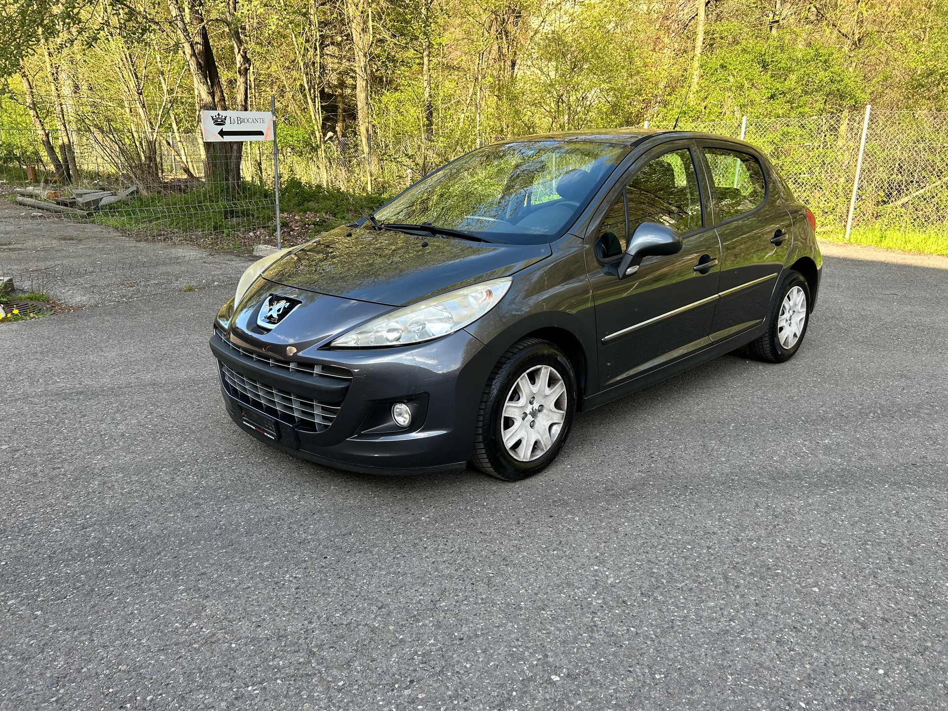PEUGEOT 207 1.6 HDI Active-image-0