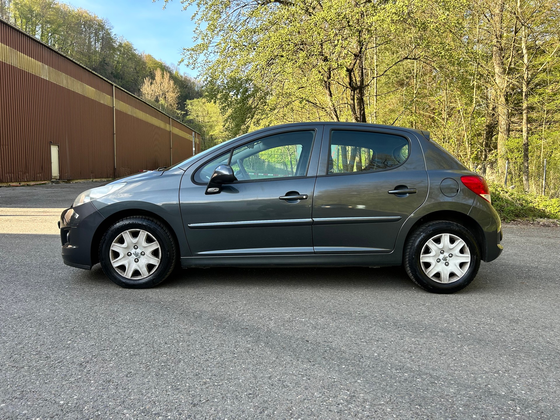 PEUGEOT 207 1.6 HDI Active-image-2