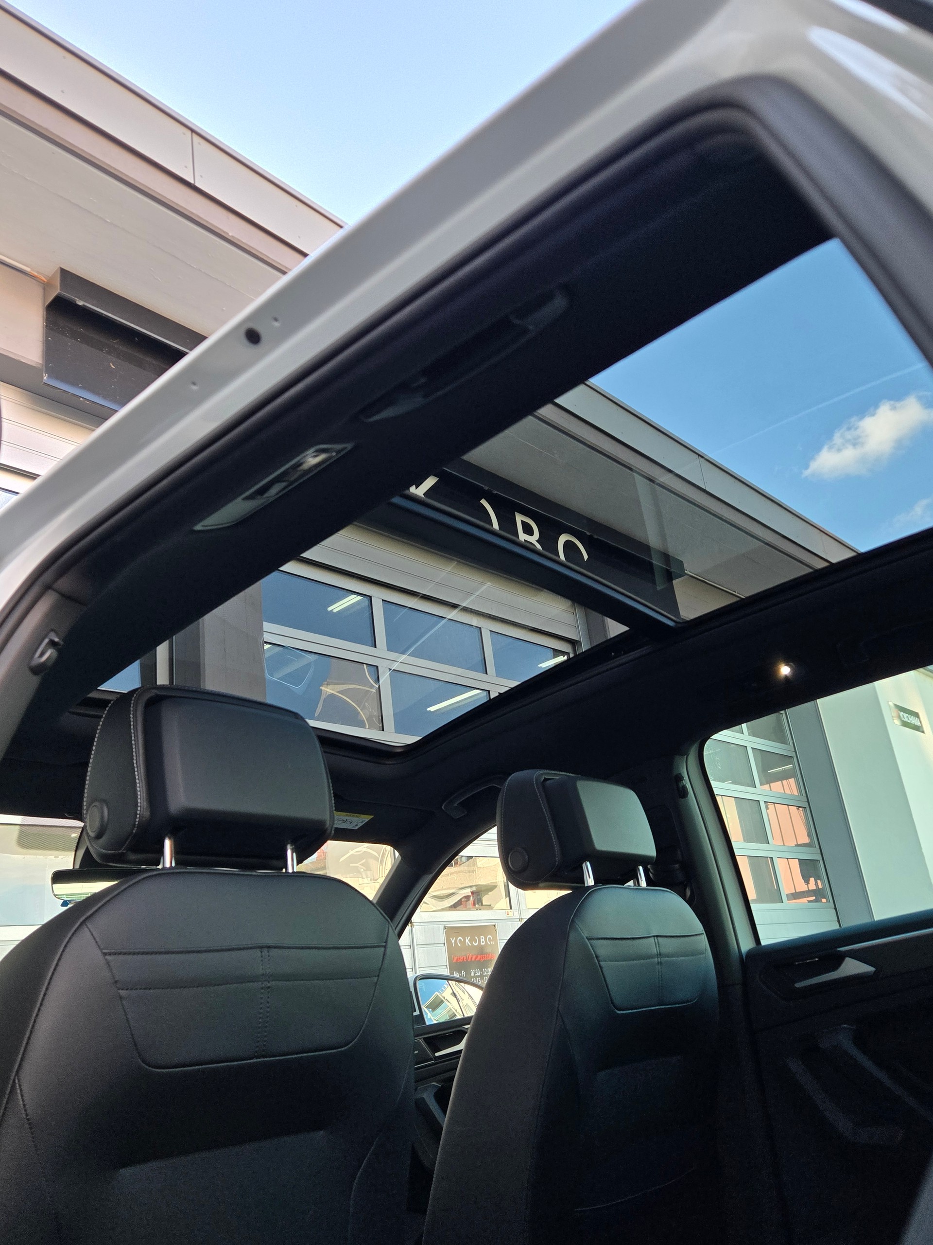 VW Tiguan 2.0 TDI SCR R-Line 4Motion DSG-image-7