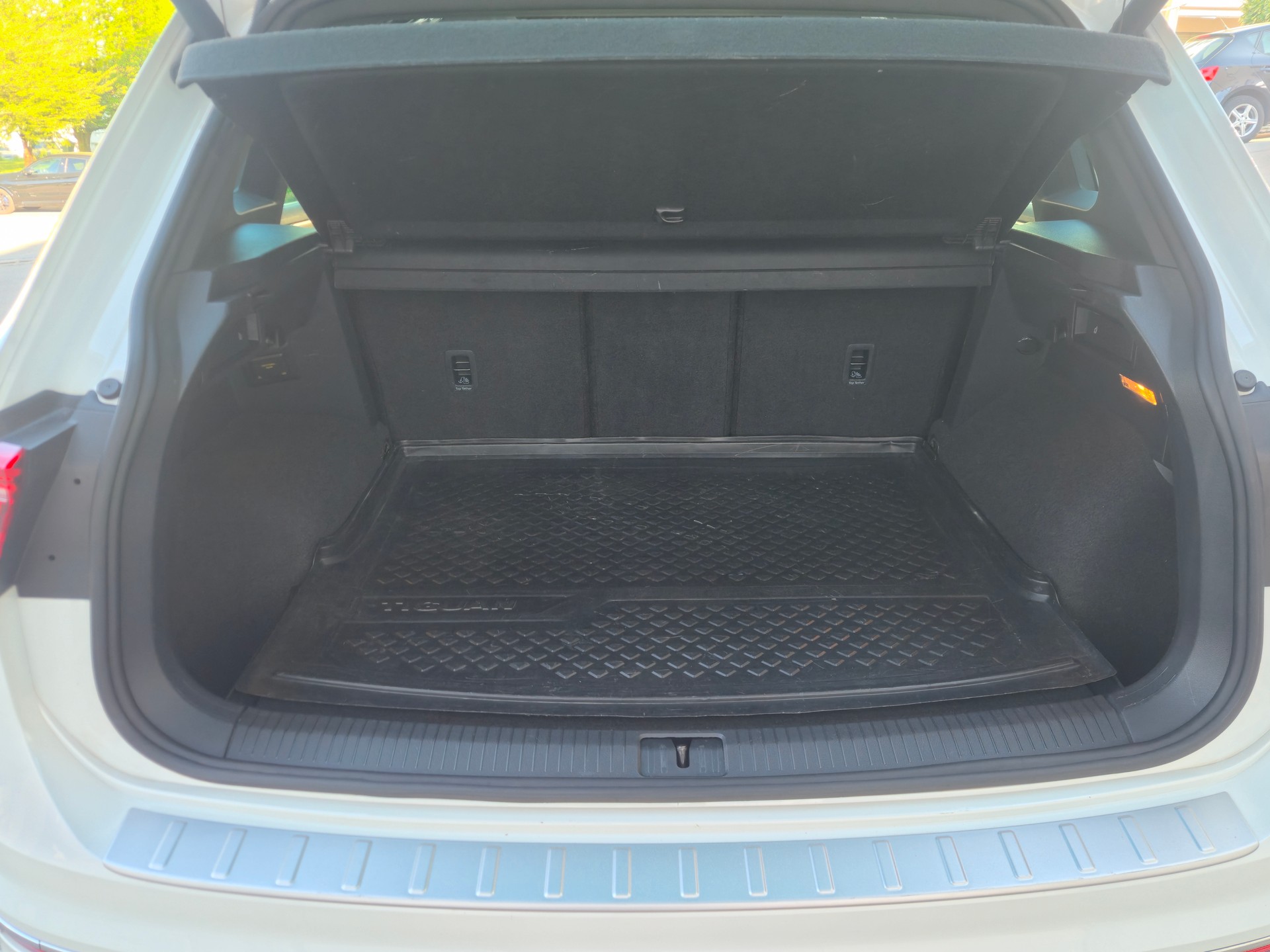 VW Tiguan 2.0 TDI SCR R-Line 4Motion DSG-image-13