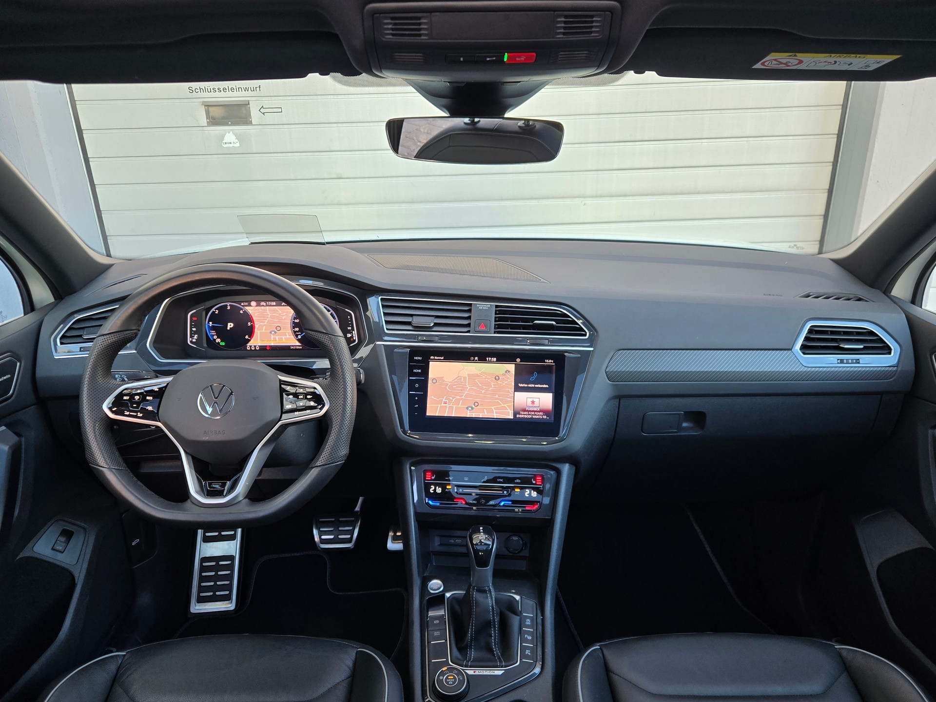 VW Tiguan 2.0 TDI SCR R-Line 4Motion DSG-image-5