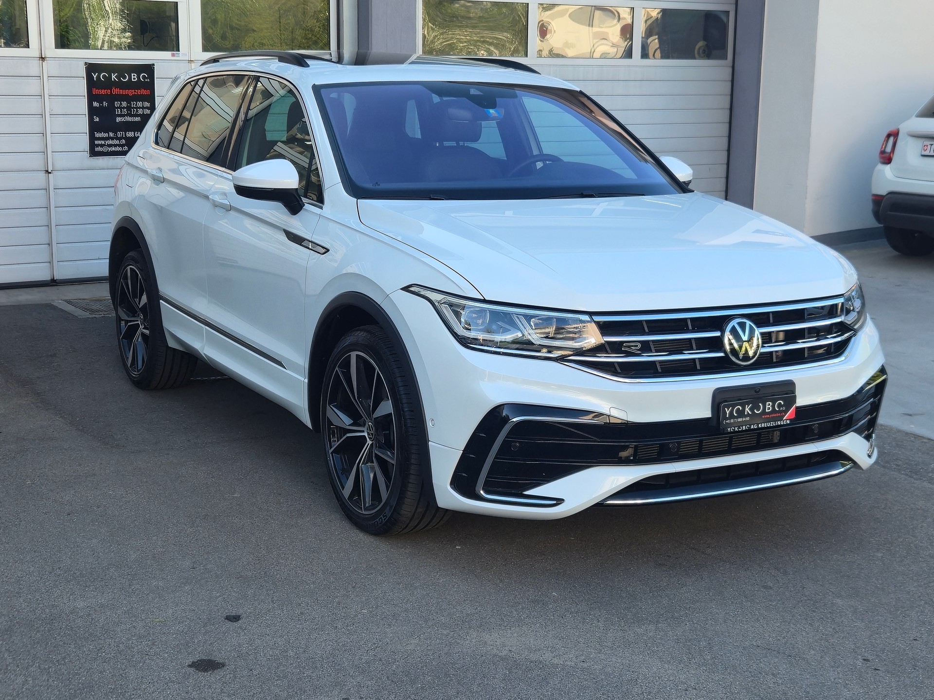 VW Tiguan 2.0 TDI SCR R-Line 4Motion DSG-image-1