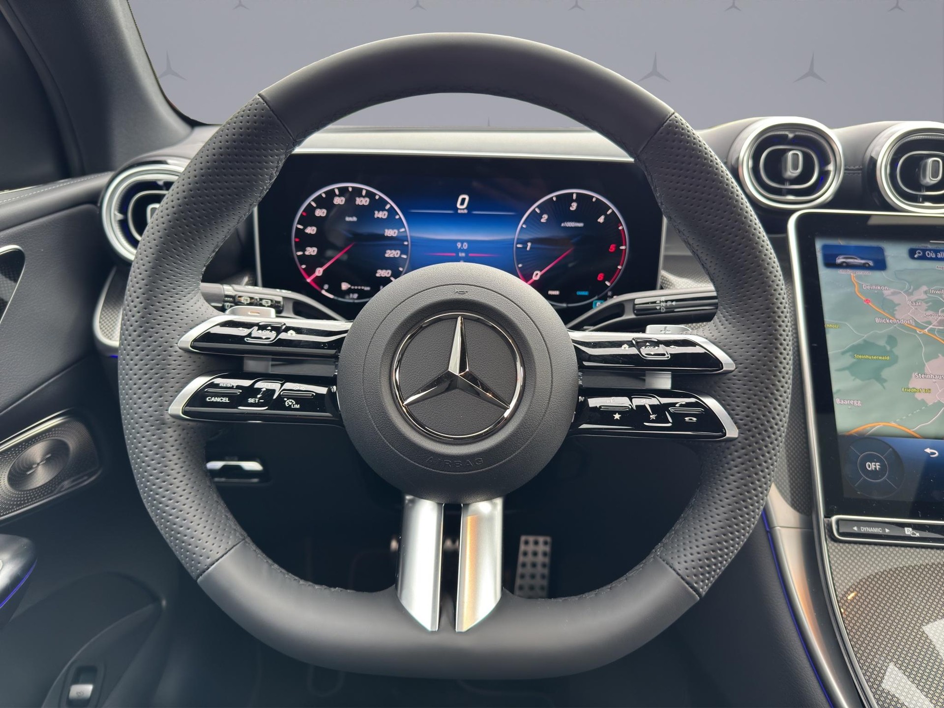 MERCEDES-BENZ GLC 220 d AMG Line 4matic-image-12