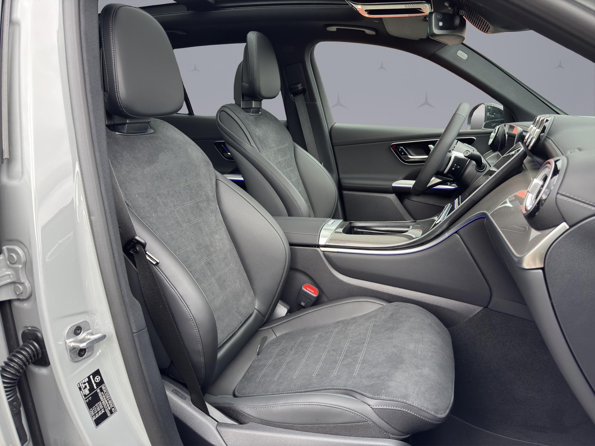 MERCEDES-BENZ GLC 220 d AMG Line 4matic-image-17