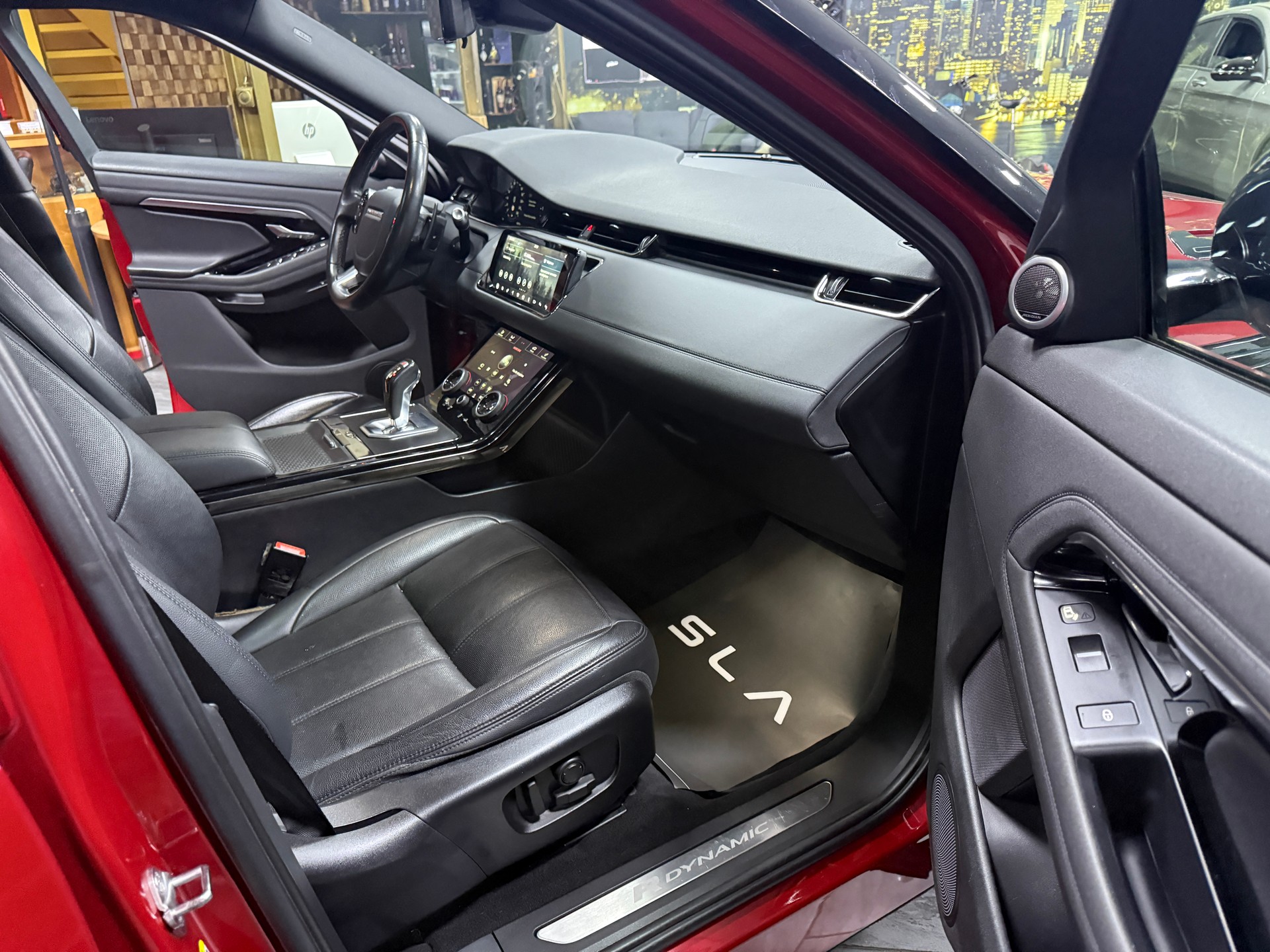 LAND ROVER Range Rover Evoque R-Dynamic P 200 HSE AT9 / CH Fz aus 1 Hand / Leasing ab 299.- / 12M Garantie-image-10