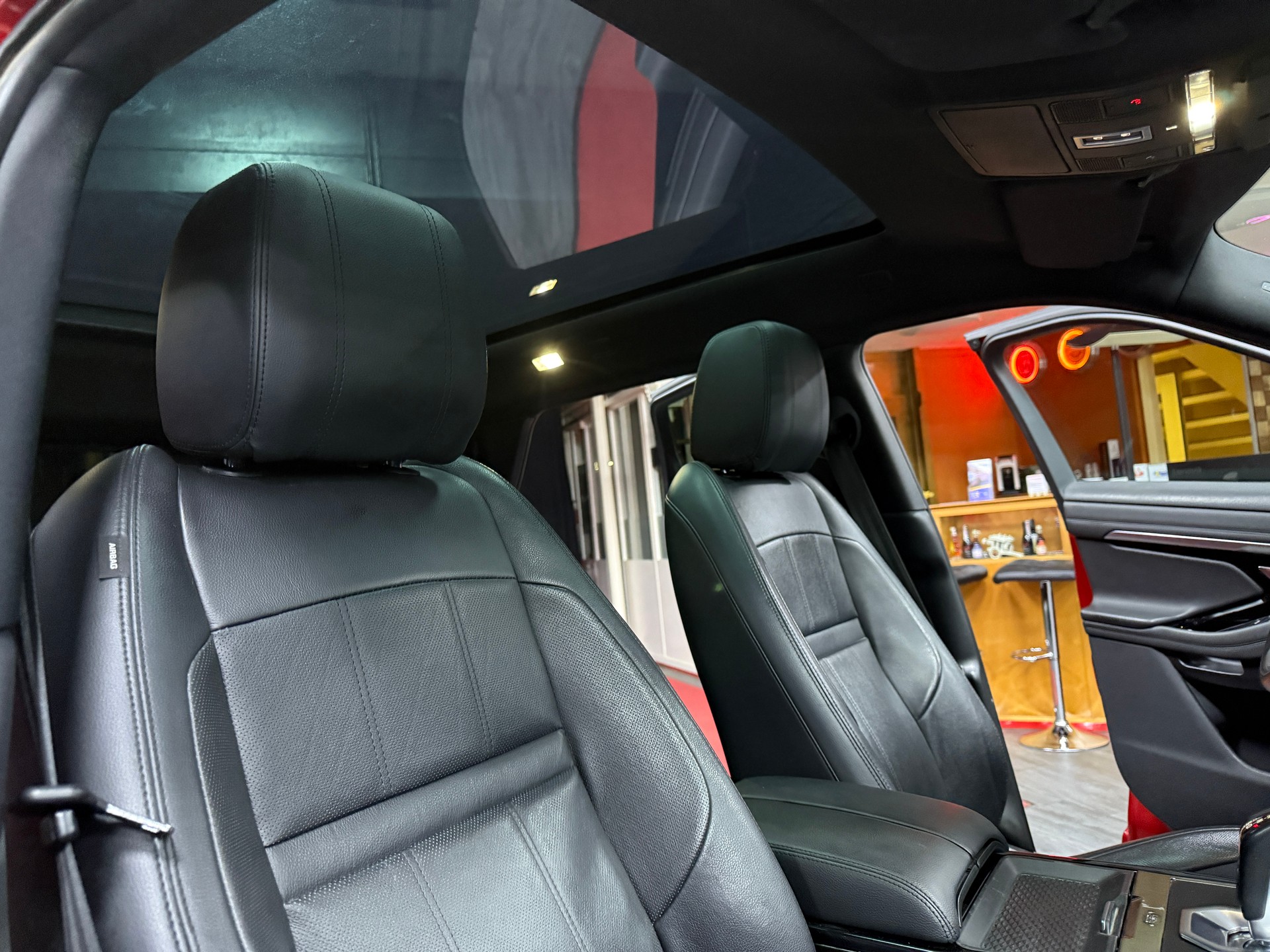 LAND ROVER Range Rover Evoque R-Dynamic P 200 HSE AT9 / CH Fz aus 1 Hand / Leasing ab 299.- / 12M Garantie-image-13