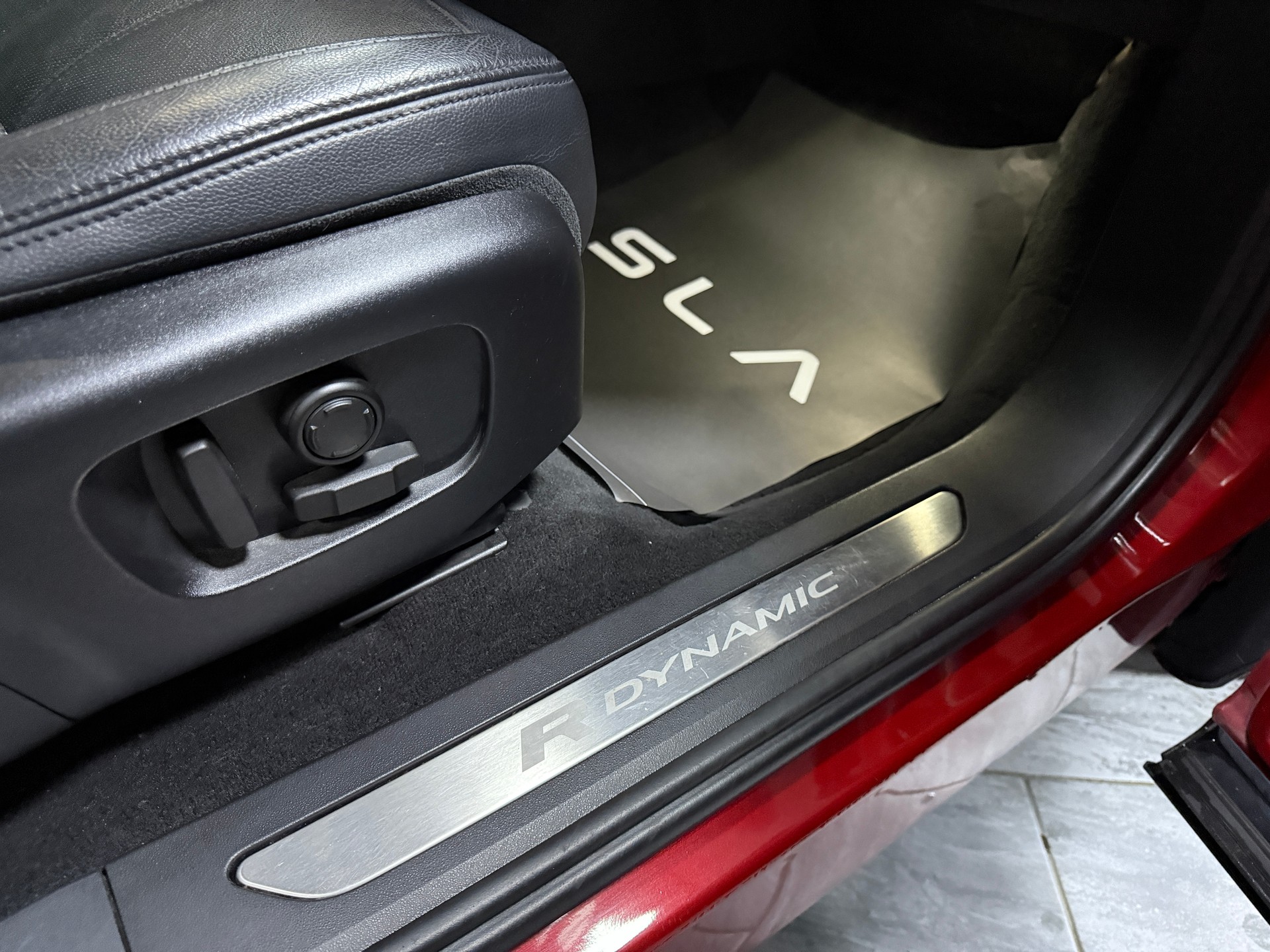 LAND ROVER Range Rover Evoque R-Dynamic P 200 HSE AT9 / CH Fz aus 1 Hand / Leasing ab 299.- / 12M Garantie-image-17