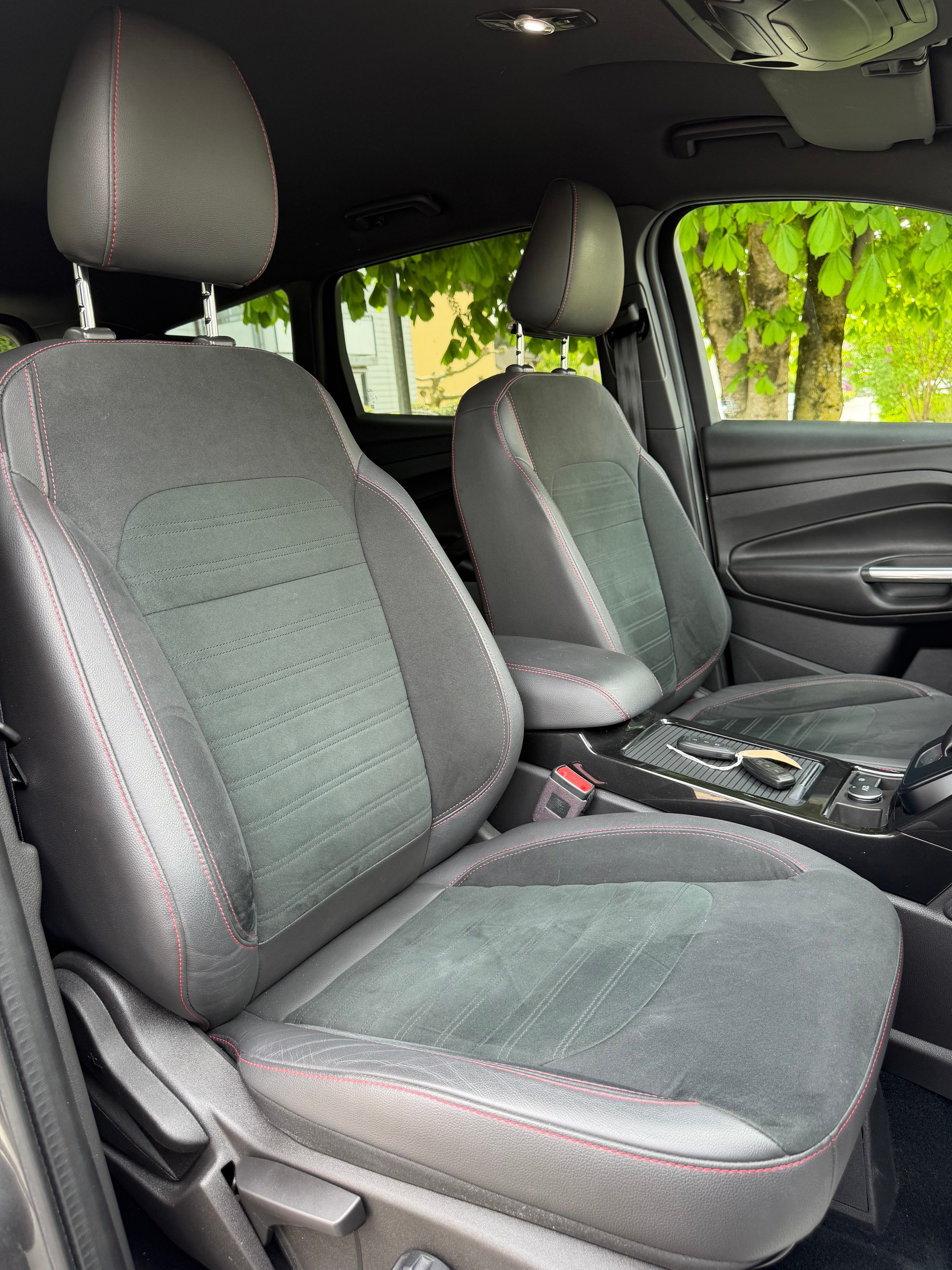 FORD Kuga 2.0 TDCi ST Line High 4WD PowerShift-image-11